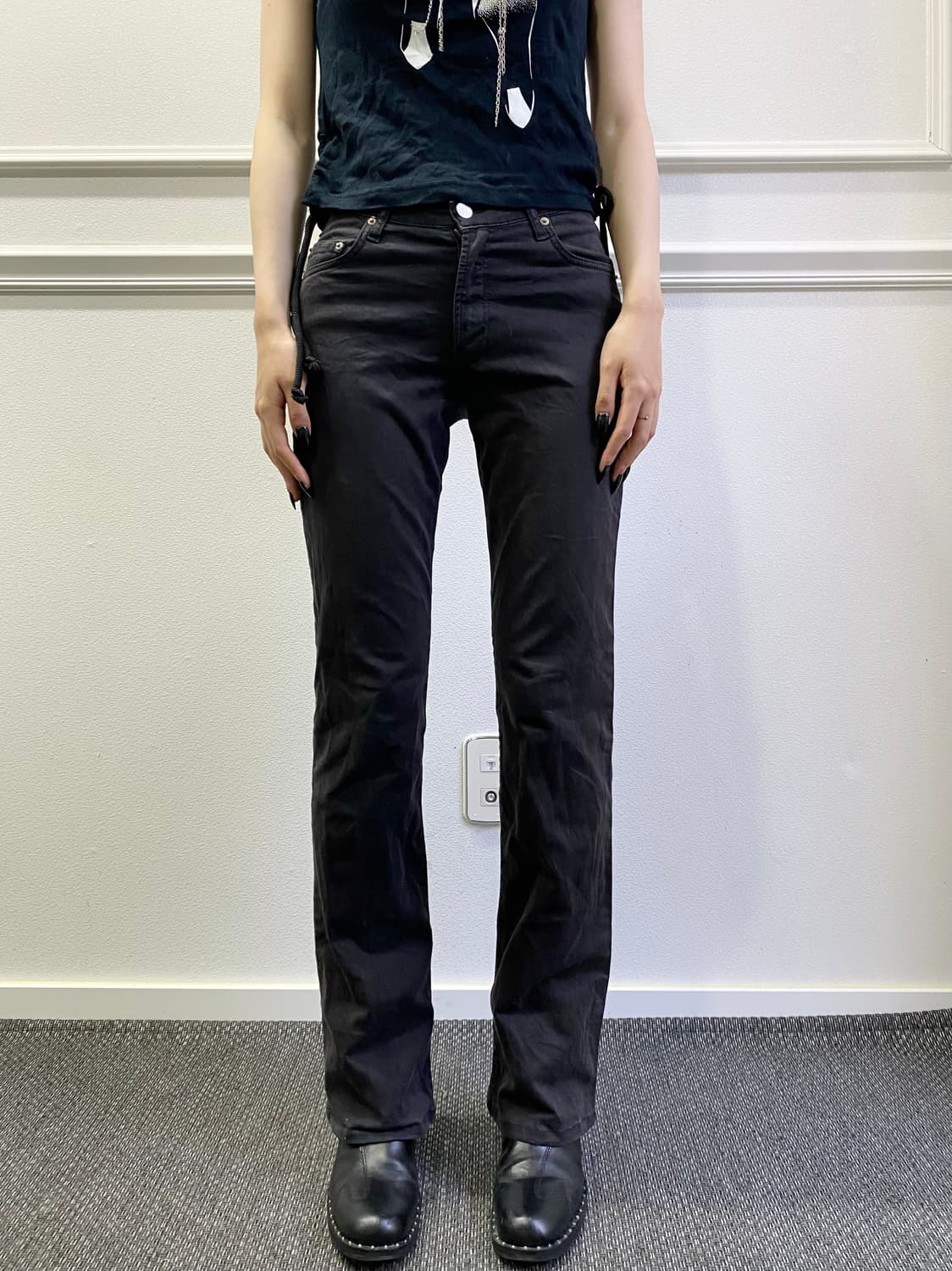 Slim Fit Semi Boots Cut Black Pants 상품이미지1