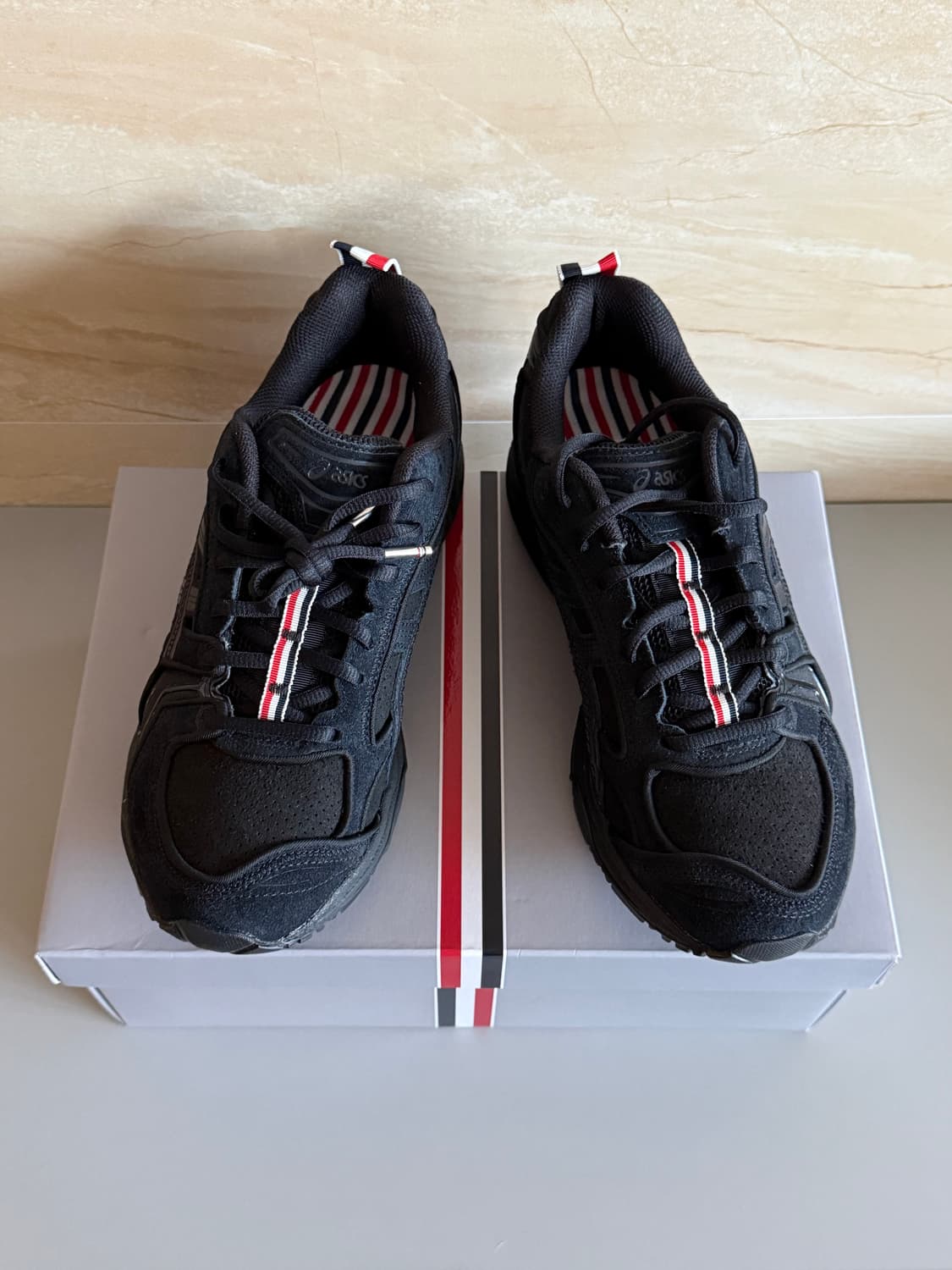 톰브라운 아식스 젤카야노14 블랙 (새상품) 상품이미지4