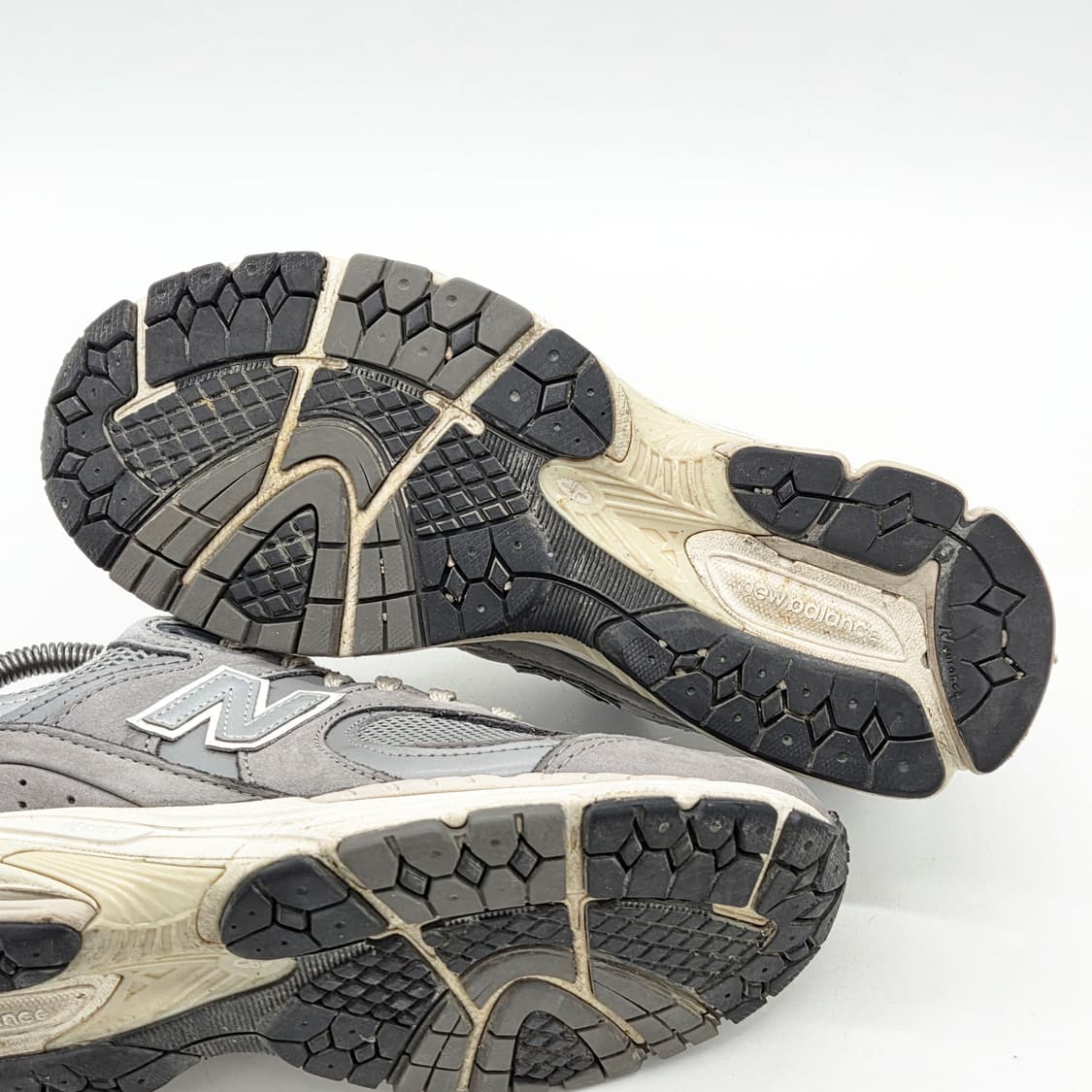 뉴발란스 2002R 프리미엄 빈티지 그레이 (255 D) 상품이미지3