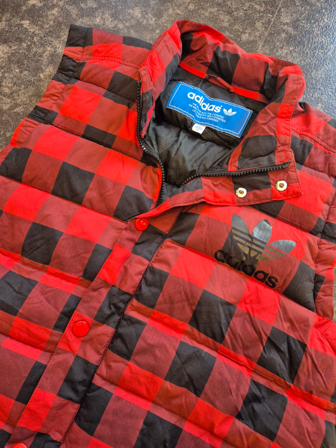 아디다스 체크(화이어버드)패딩 조끼 M 상품이미지4