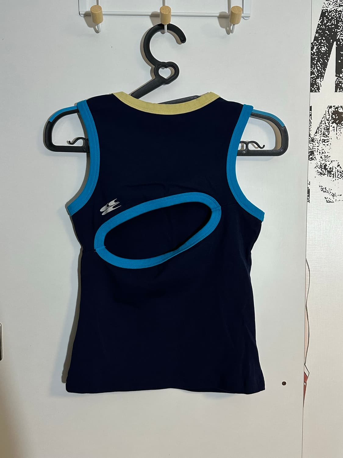 크라잉센터 백 디테일 배색 슬리브리스 나시 네이비 상품이미지5