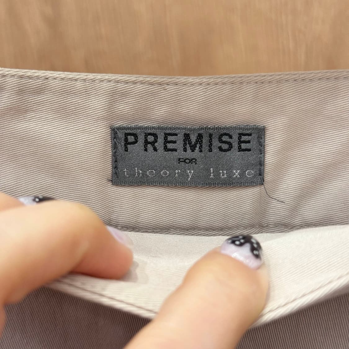 띠어리 럭스 H라인 미디 스커트 후면 절개 디테일 베이지 상품이미지7