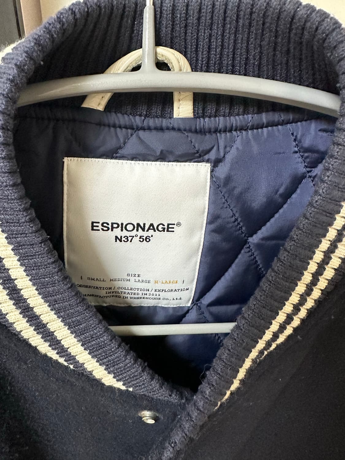 XL) 에스피오나지 네이비 바시티 팝니다 상품이미지4