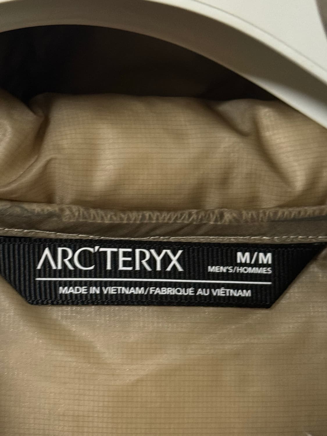 아크테릭스 24FW 세륨 경량패딩 정글메이즈 M 상품이미지4