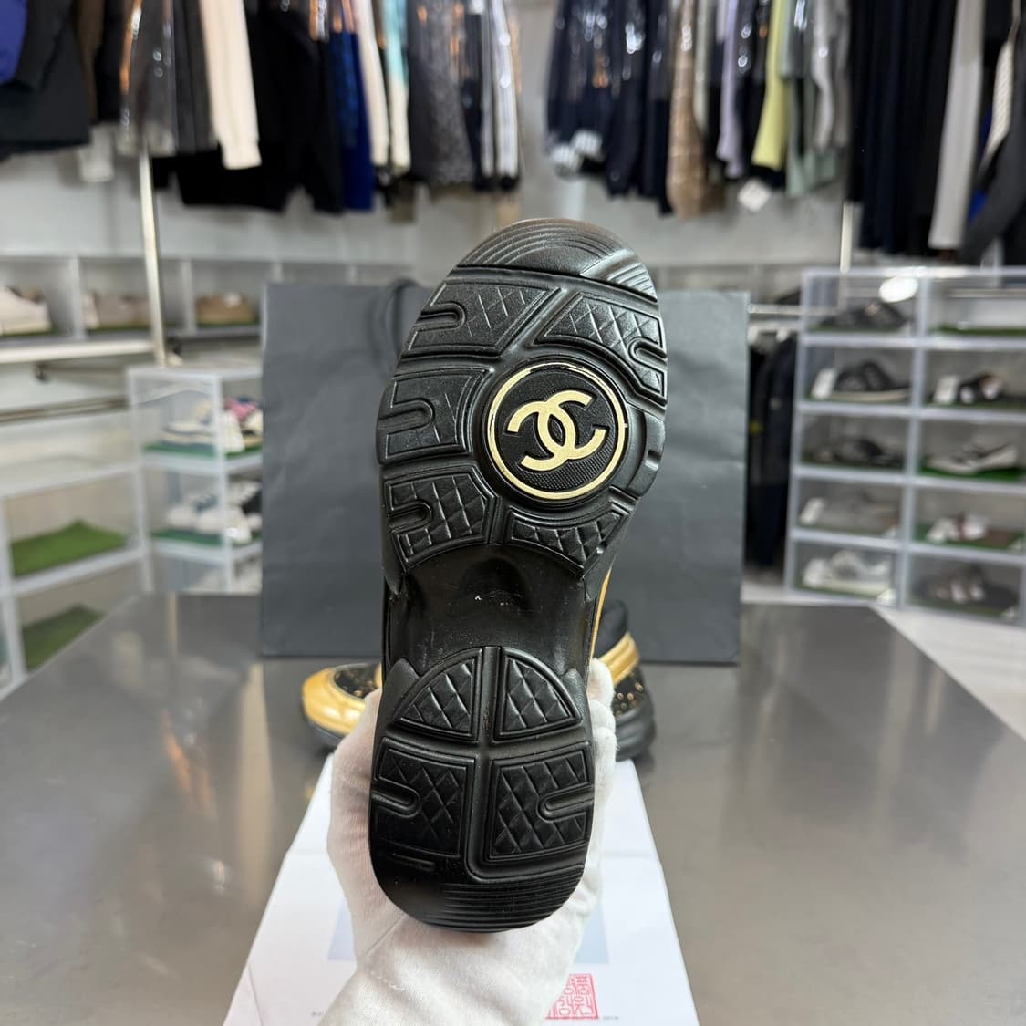 [정품] 샤넬 CC 로고 트위드 골드 레더 스니커즈 235 상품이미지4