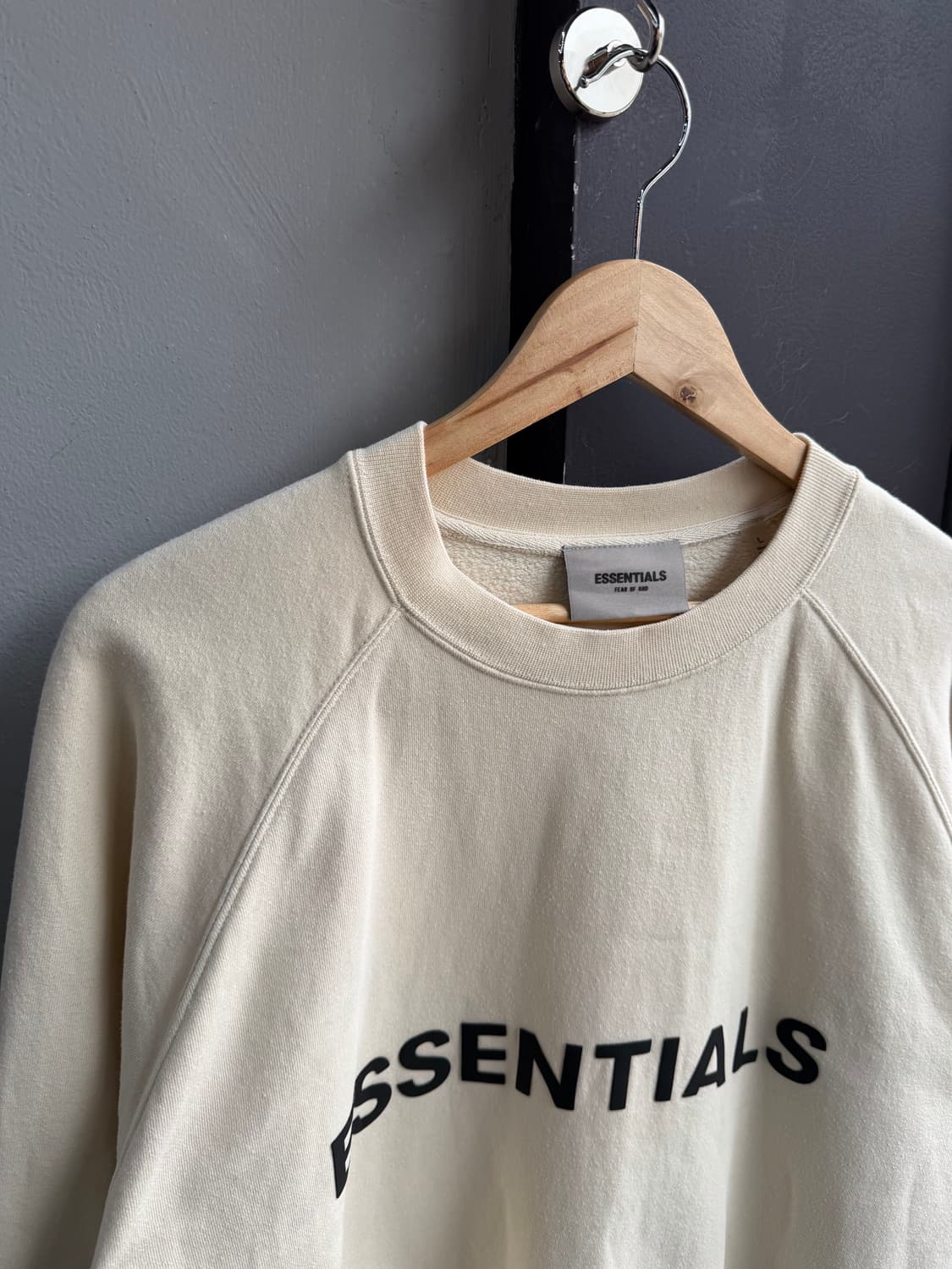 L/ 피어오브갓 에센셜 프론트 로고 맨투맨 상품이미지3