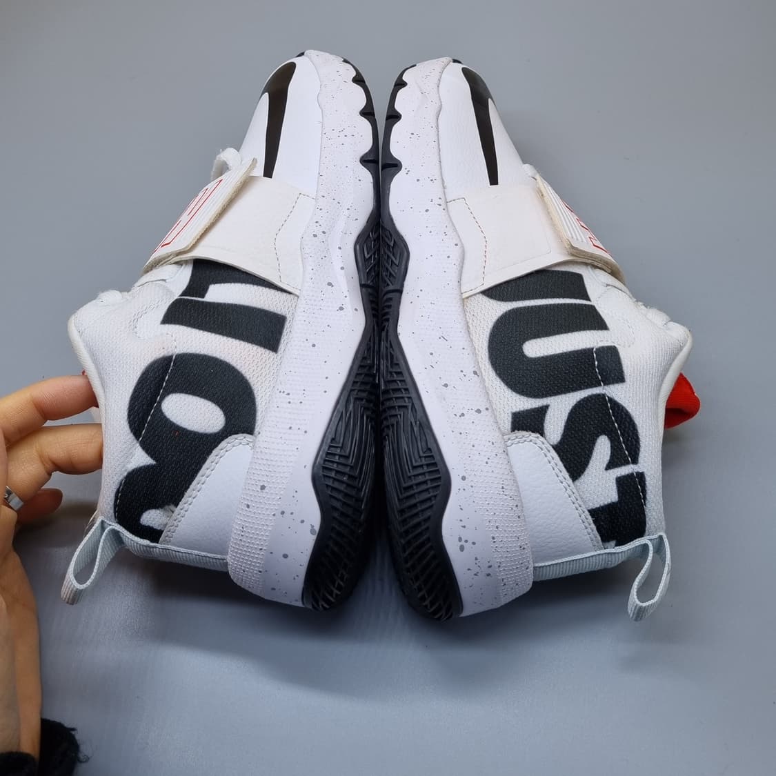 나이키 팀허슬 D8 운동화 240 상품이미지5