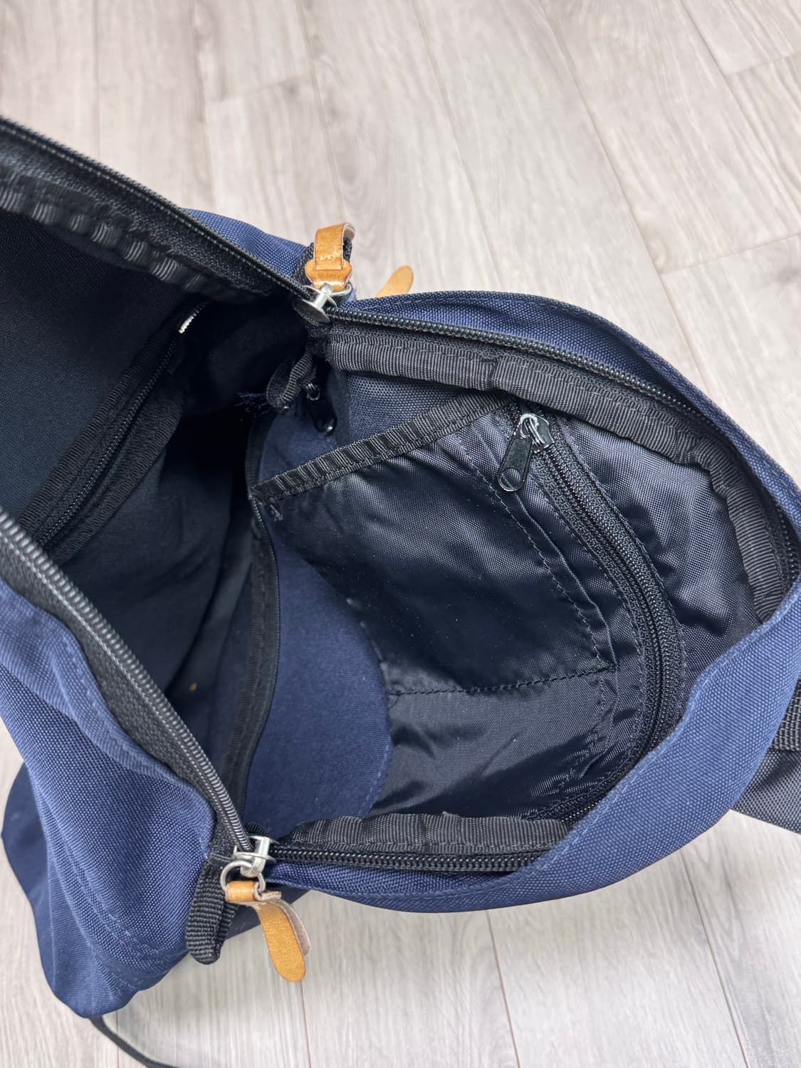 홀하우스 폴프랭크 네이비 백팩 상품이미지5