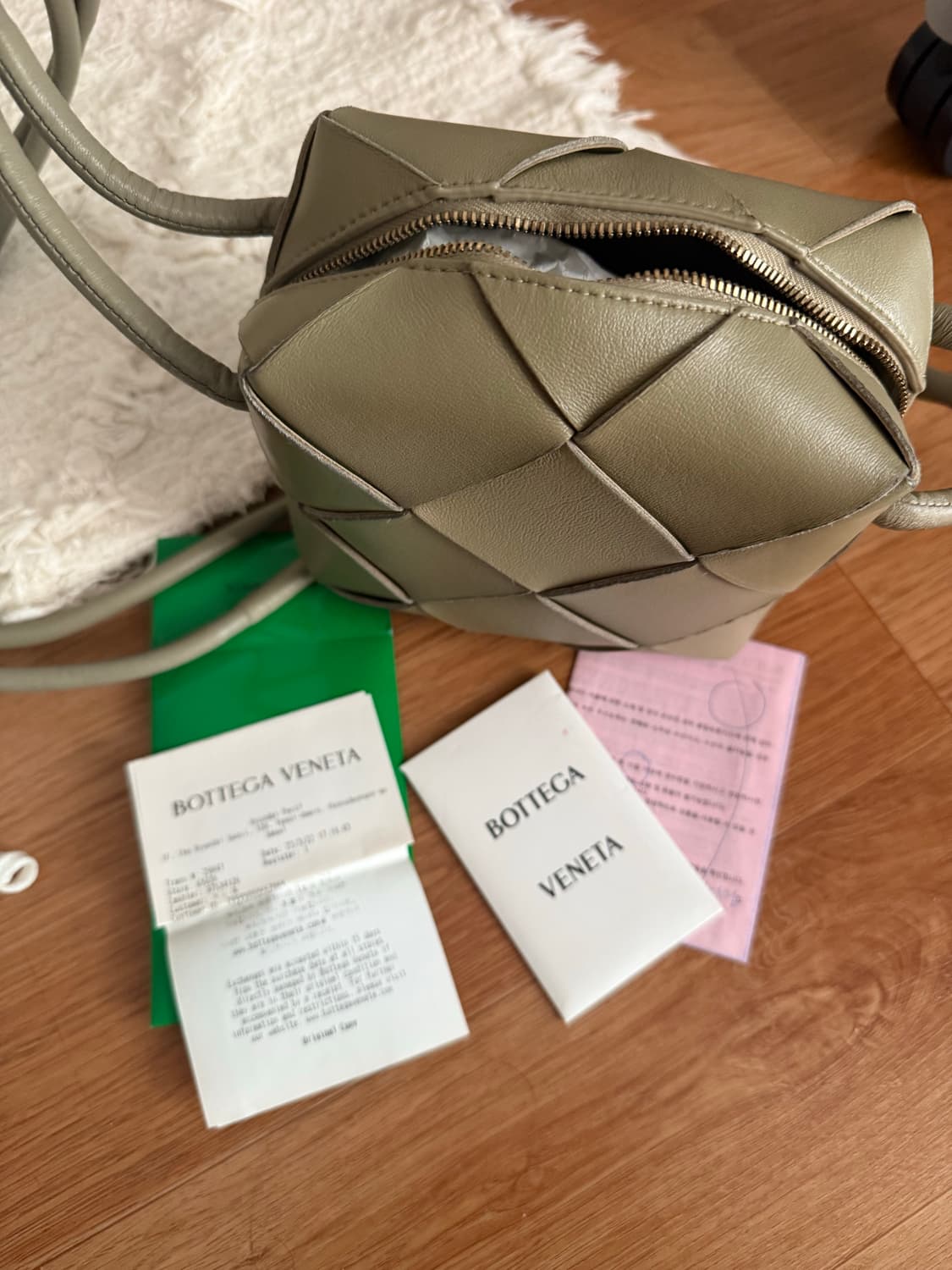 보테가 베네타 미니 카세트 카메라 가방 상품이미지4