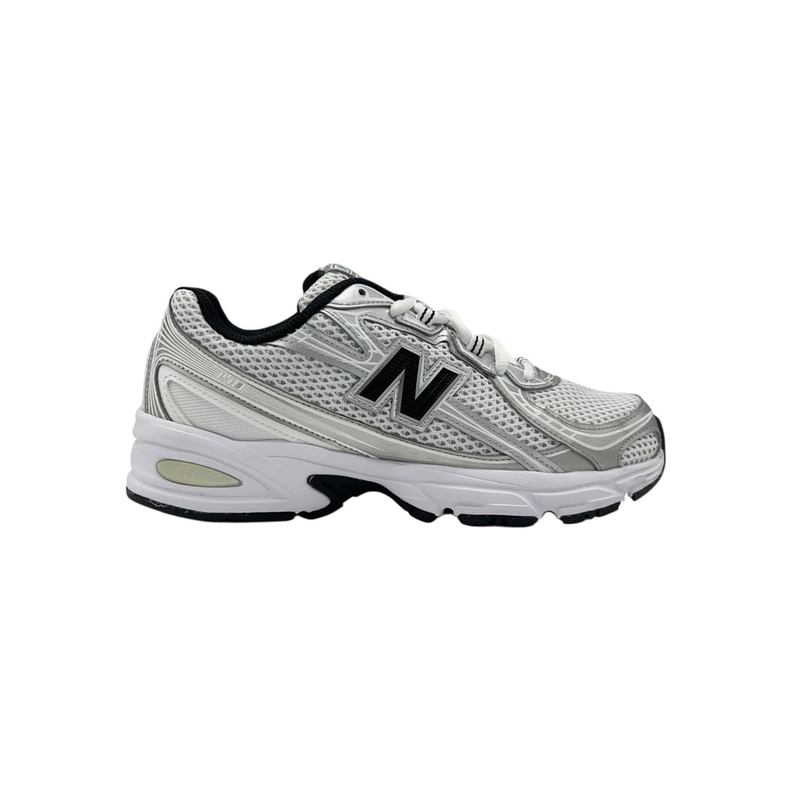 235 뉴발란스 740 화이트 실버 메탈릭 상품이미지1