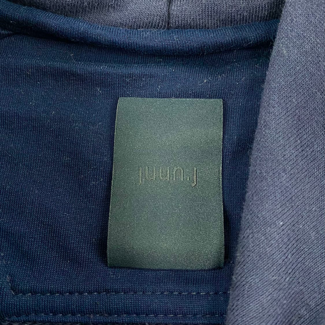 준지 23f/w 자수 스몰 로고 네이비 후드 티 (103) 상품이미지5