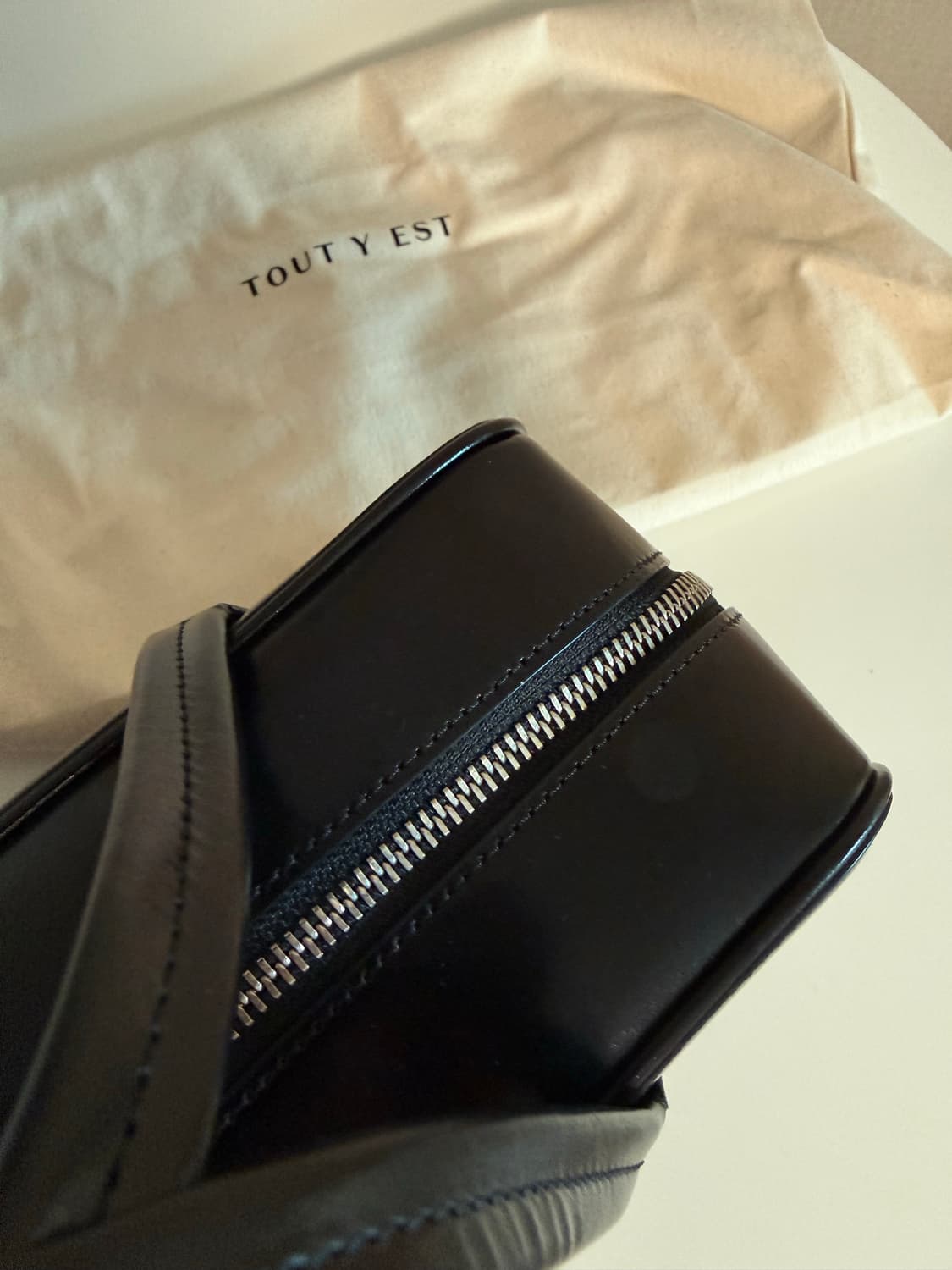 투티에 로케백 스몰 블랙 상품이미지3