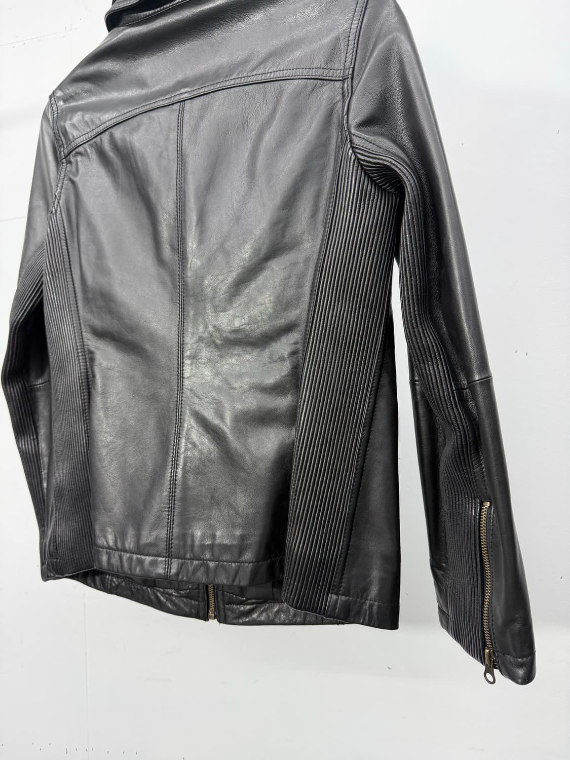 Lambskin layered high-neck jacket 상품이미지6