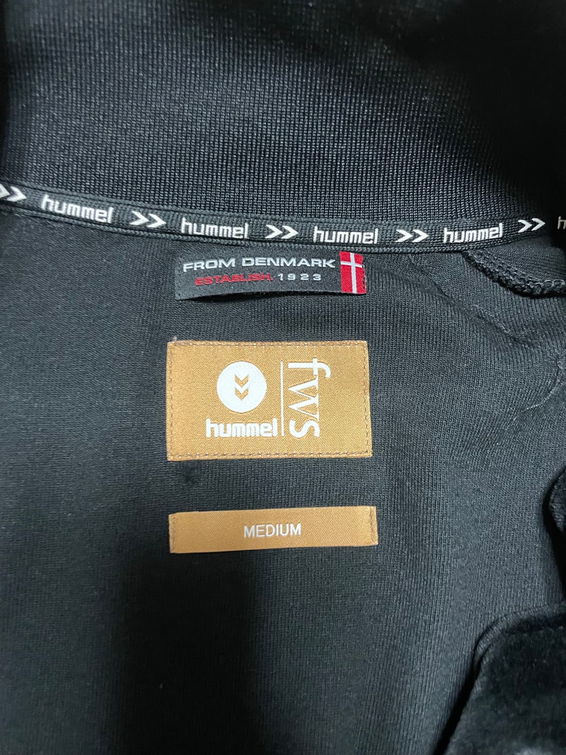 프리즘웍스 x 험멜 벨벳 트랙자켓 상품이미지3