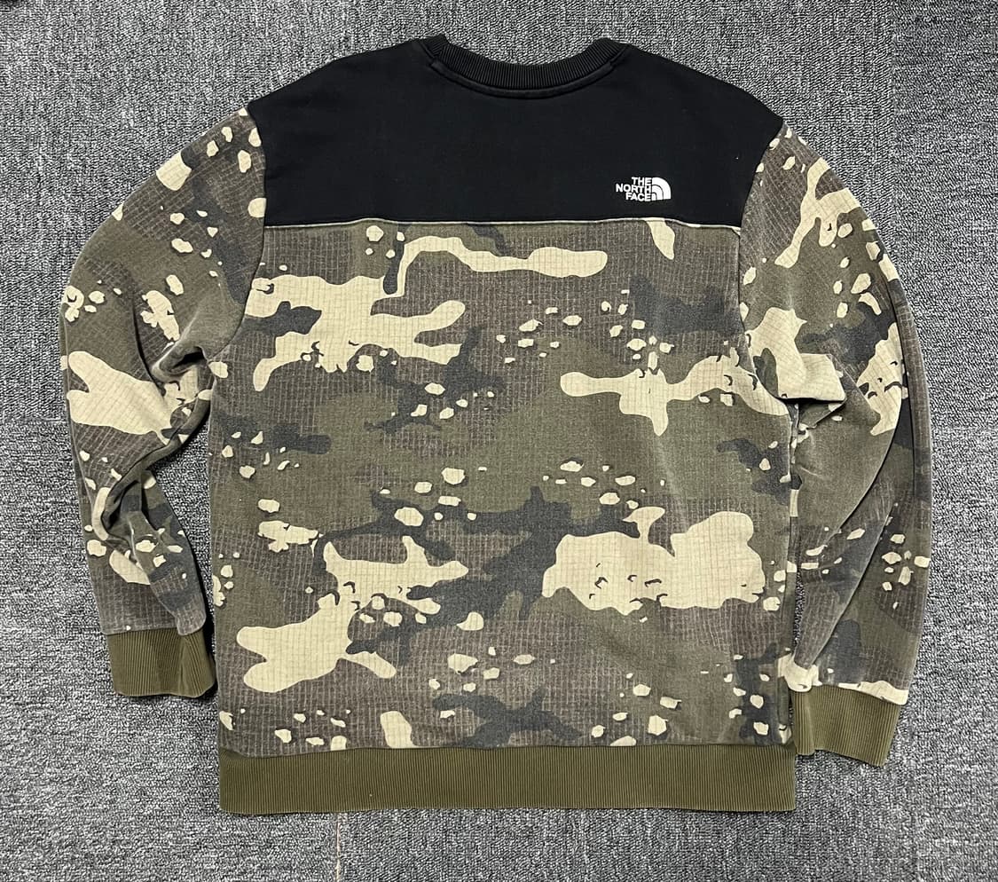 노스페이스 카모 맨투맨 상품이미지2
