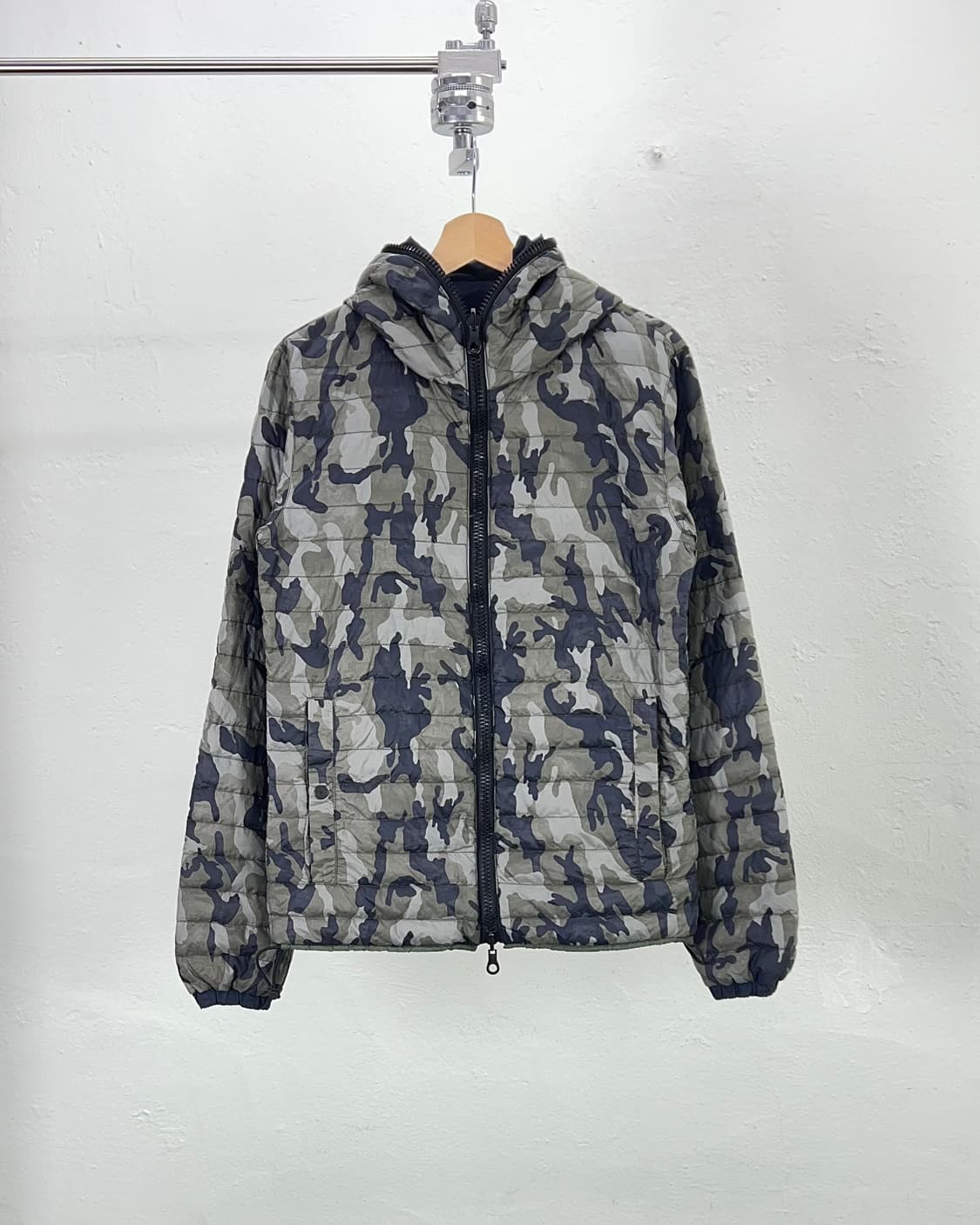 듀베티카 리버시블 카모 플라주 라이트 웨이 풀집업 구스 다운 자켓 상품이미지1