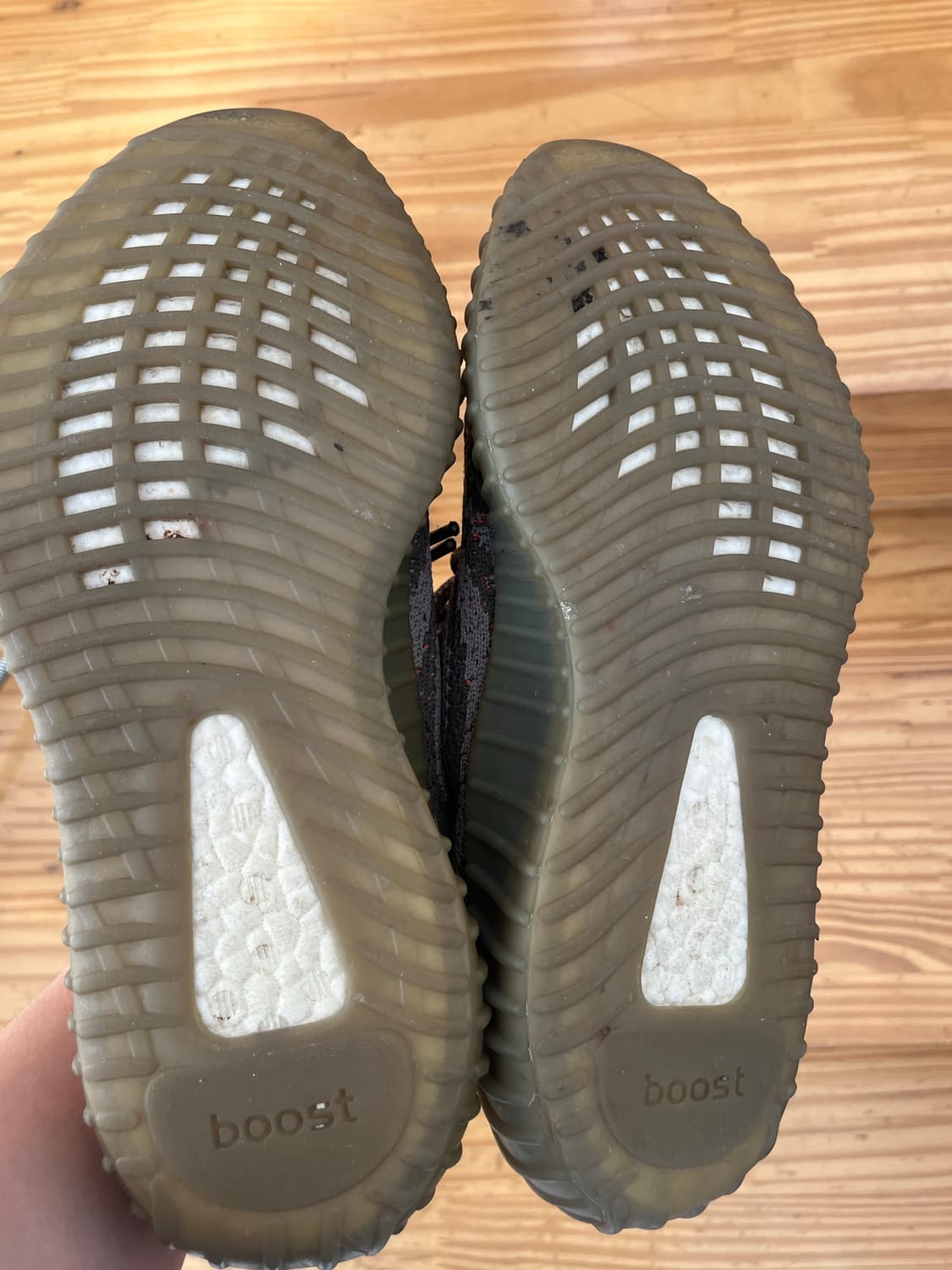 아디다스 이지부스트 350 V2 벨루가 상품이미지4