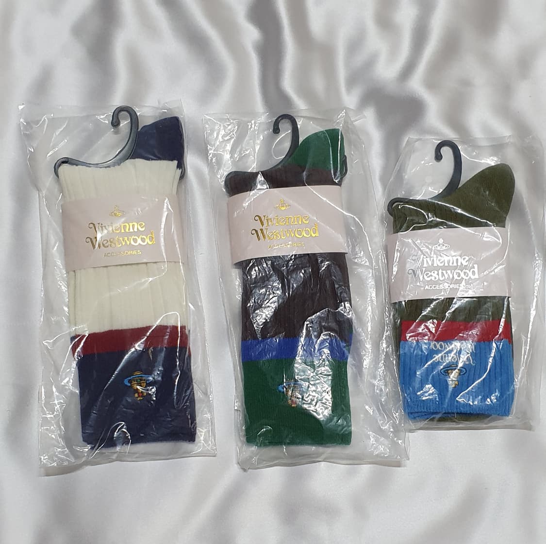 올리브 크림베이지 브라운 블루 네이비 그린 레드 비비안웨스트우드 양말 상품이미지1