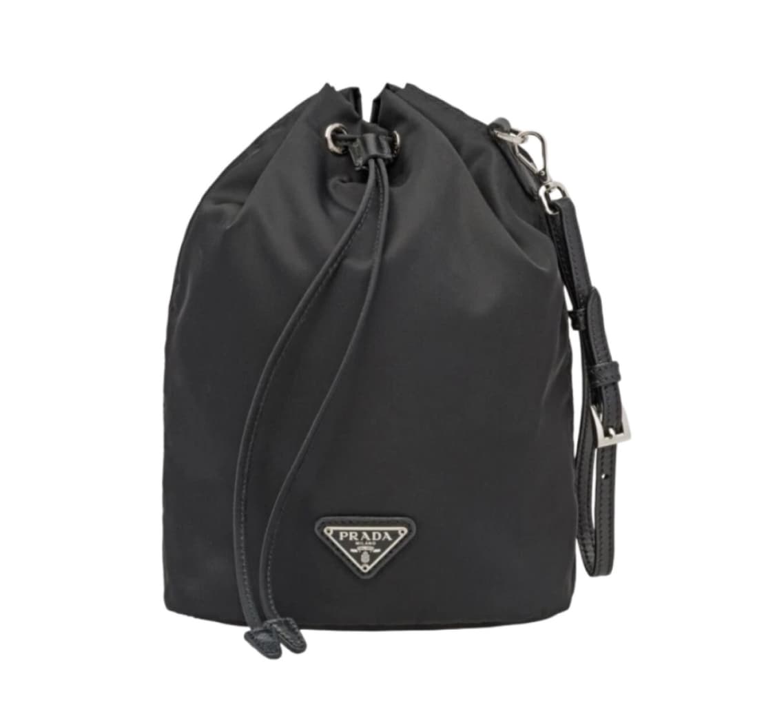 최신구매)프라다 리나일론 드로우 스트링 파우치 블랙 팝니다. 상품이미지1