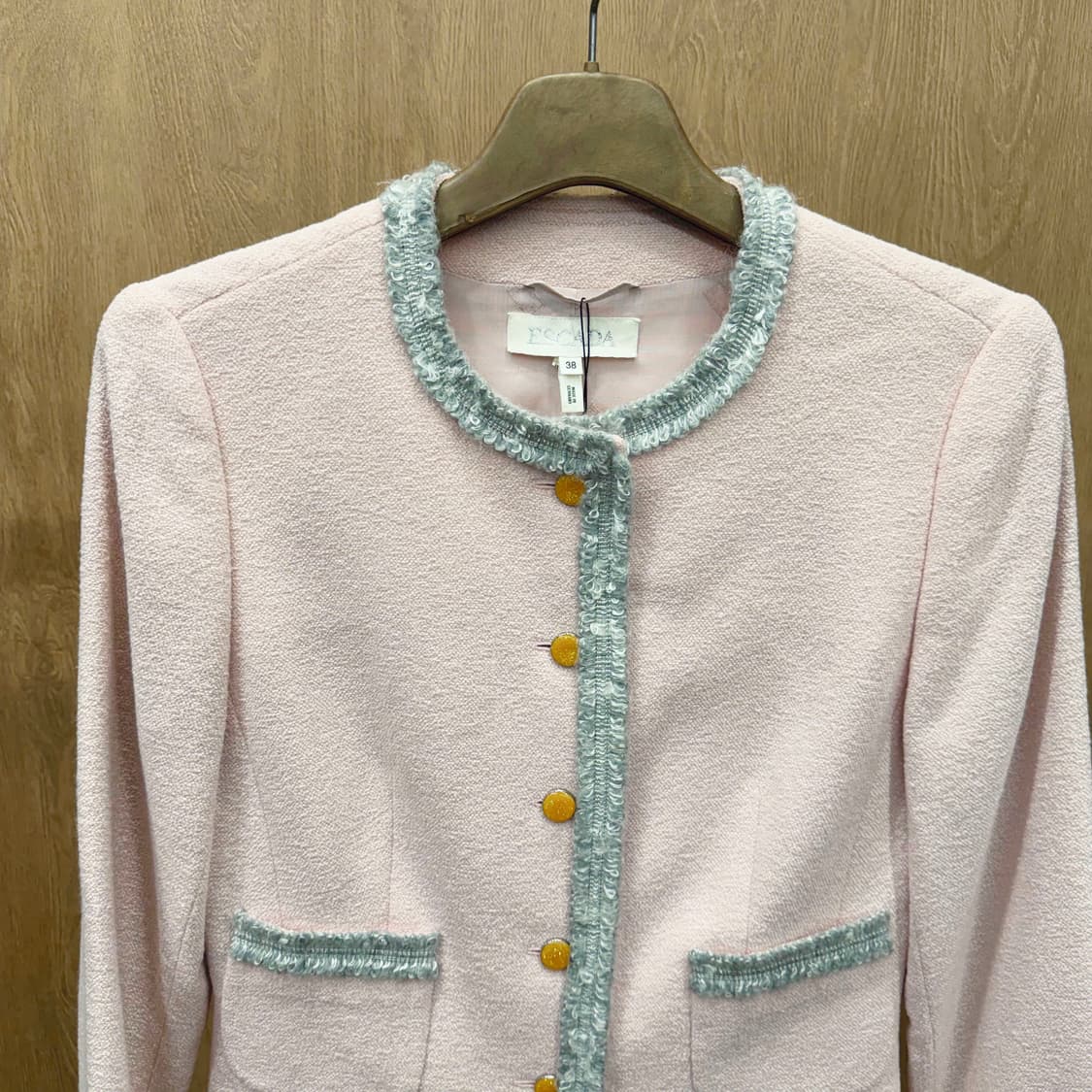 에스카다 노카라 트위드 자켓 그레이 프린지 트리밍 버튼 포켓 디테일 핑크 상품이미지4