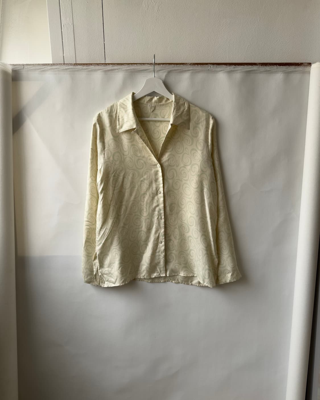 [Arket] Pastel Swirl Satin Blouse 상품이미지2