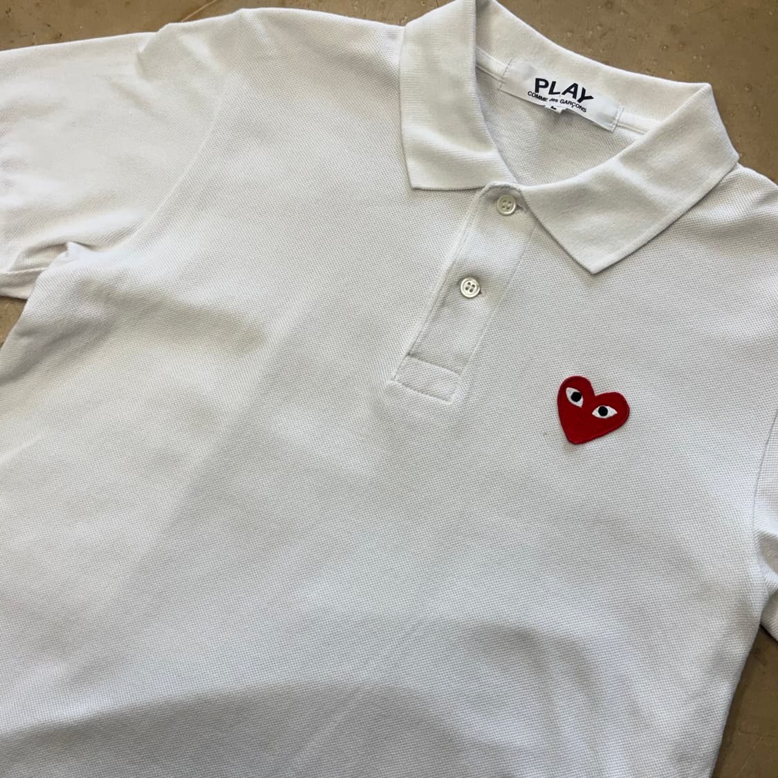 🫶🏻꼼데가르송 여성 레드하트 와펜 카라 short T-shirt 상품이미지2
