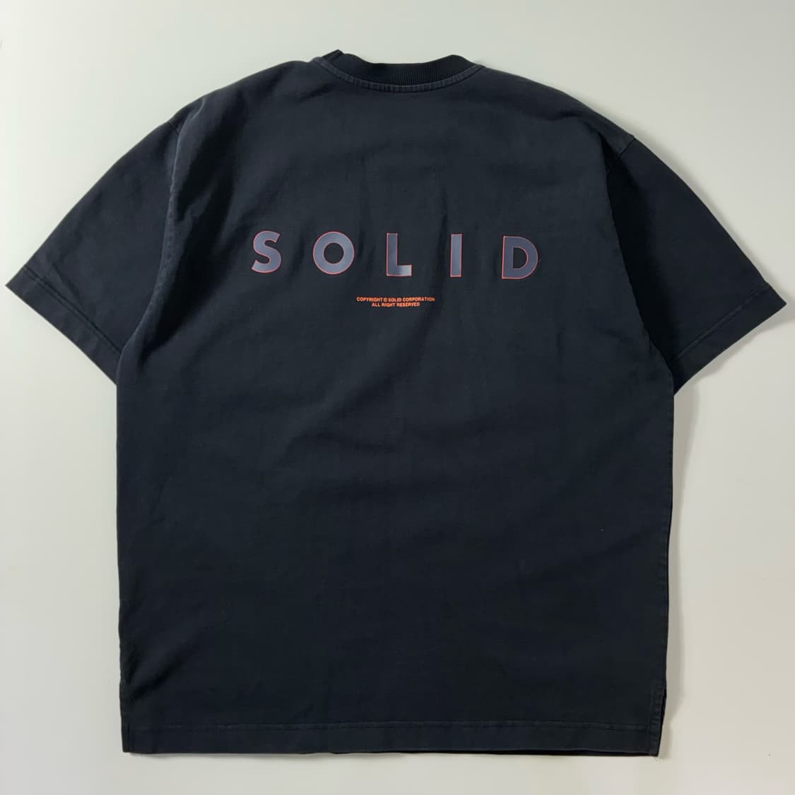 Solid homme  솔리드옴므 스펠아웃 코튼 워시드 블랙 반팔티셔츠  상품이미지1