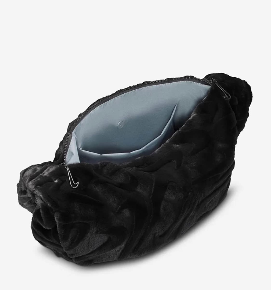 (새제품) 스포츠웨어 인조 퍼 슬라우치백 - 블랙 HQ7515-010 상품이미지2