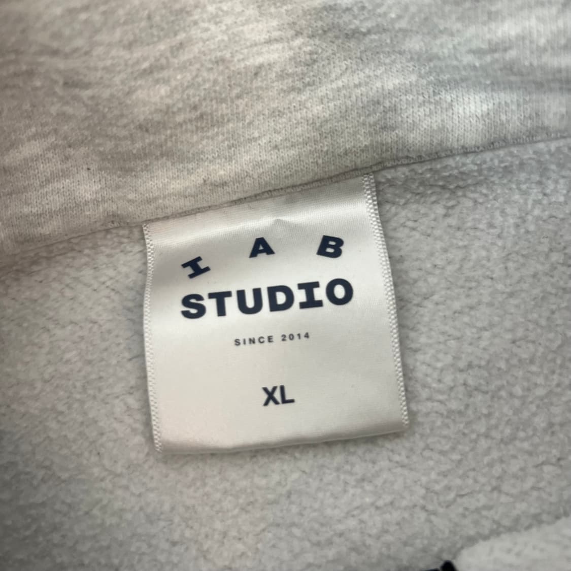 아이앱 스튜디오 하프 집업 라이트 그레이 상품이미지5