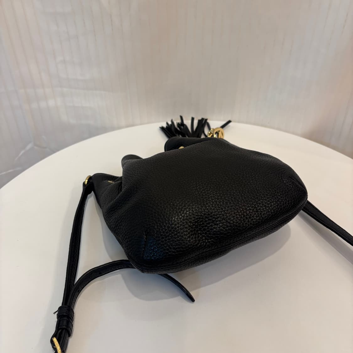 정품 마이클코어스 복조리 크로스백     상품이미지8