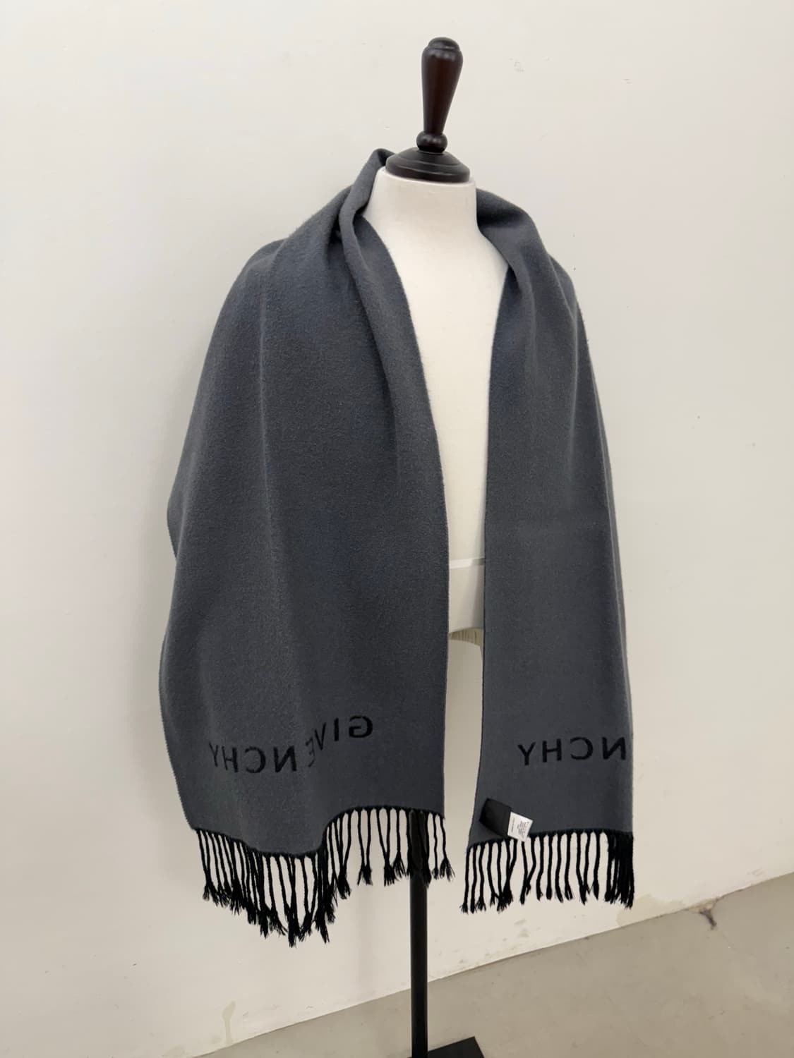 Givenchy Reversible Virgin Wool Muffler 상품이미지6
