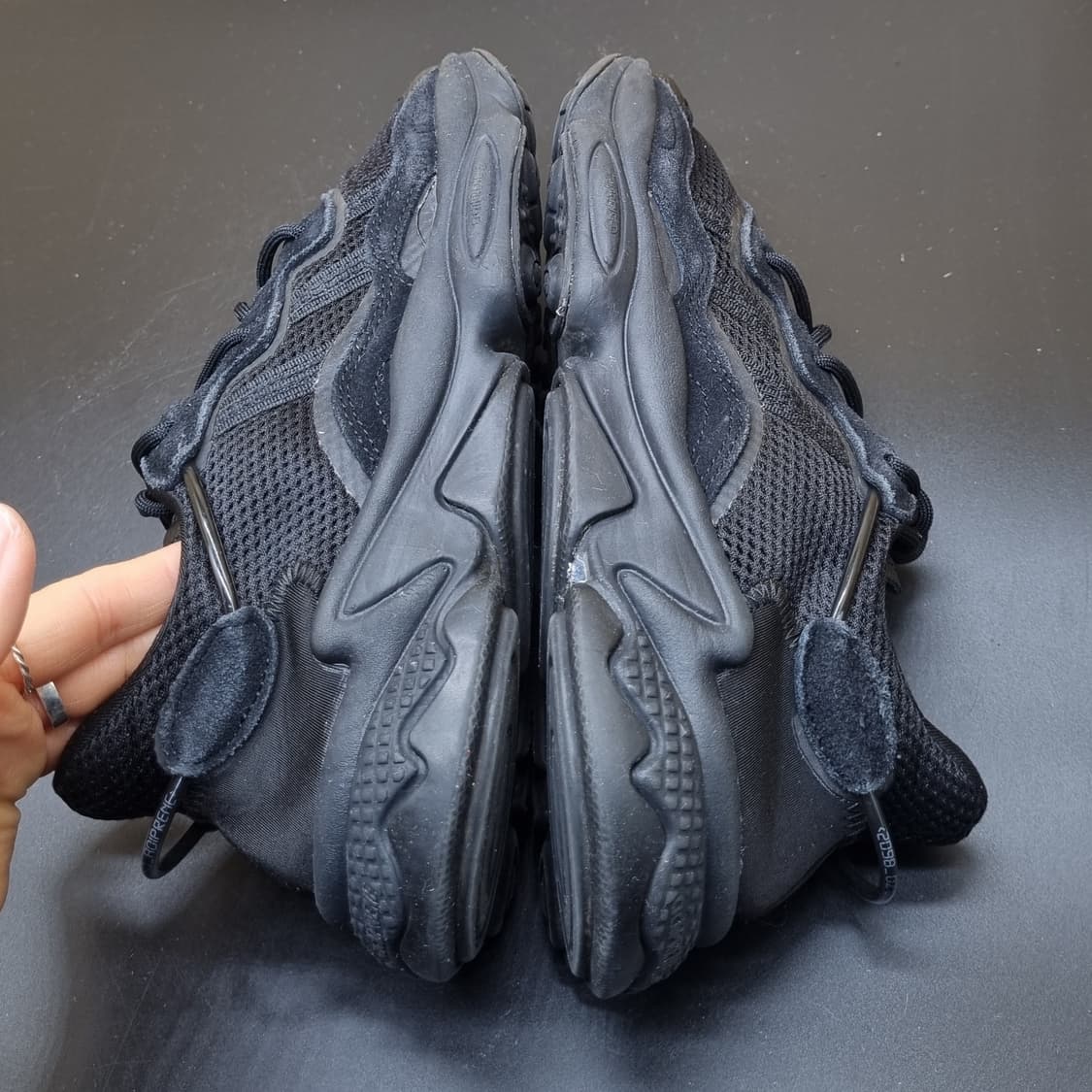 아디다스 오즈위고 올블랙 여성운동화240  상품이미지5