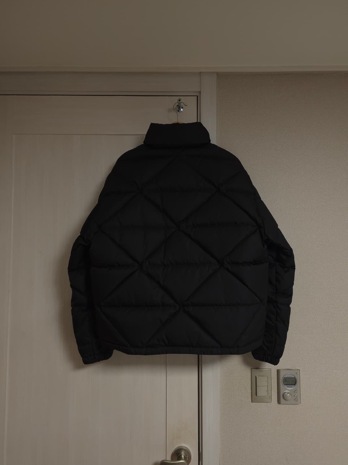 [XL] 프라다 리나일론 퀄팅 패딩 블랙(SGB803) 상품이미지2