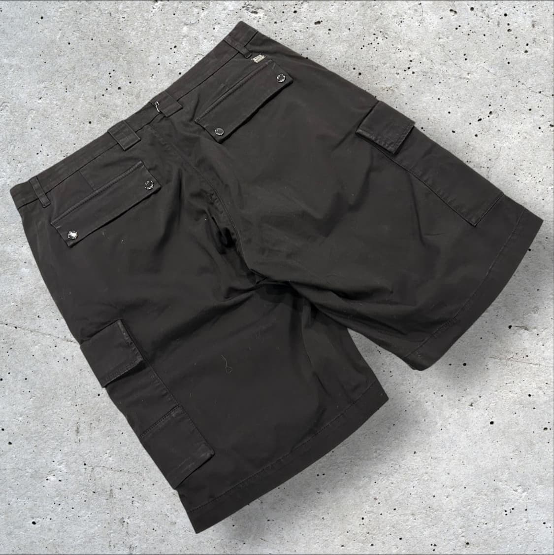 [52] C.P. 씨피컴퍼니 카고 반바지 버뮤다 블랙 상품이미지2