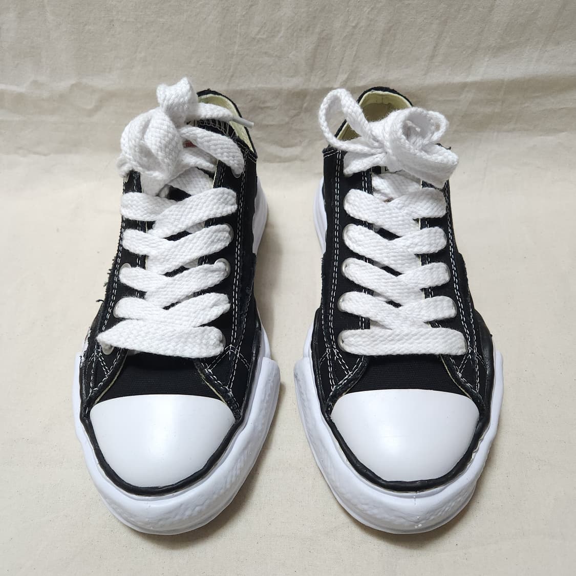 [41] 메종 미하라 야스히로 피터슨 OG 솔 캔버스 로우 스니커즈 블랙 상품이미지2