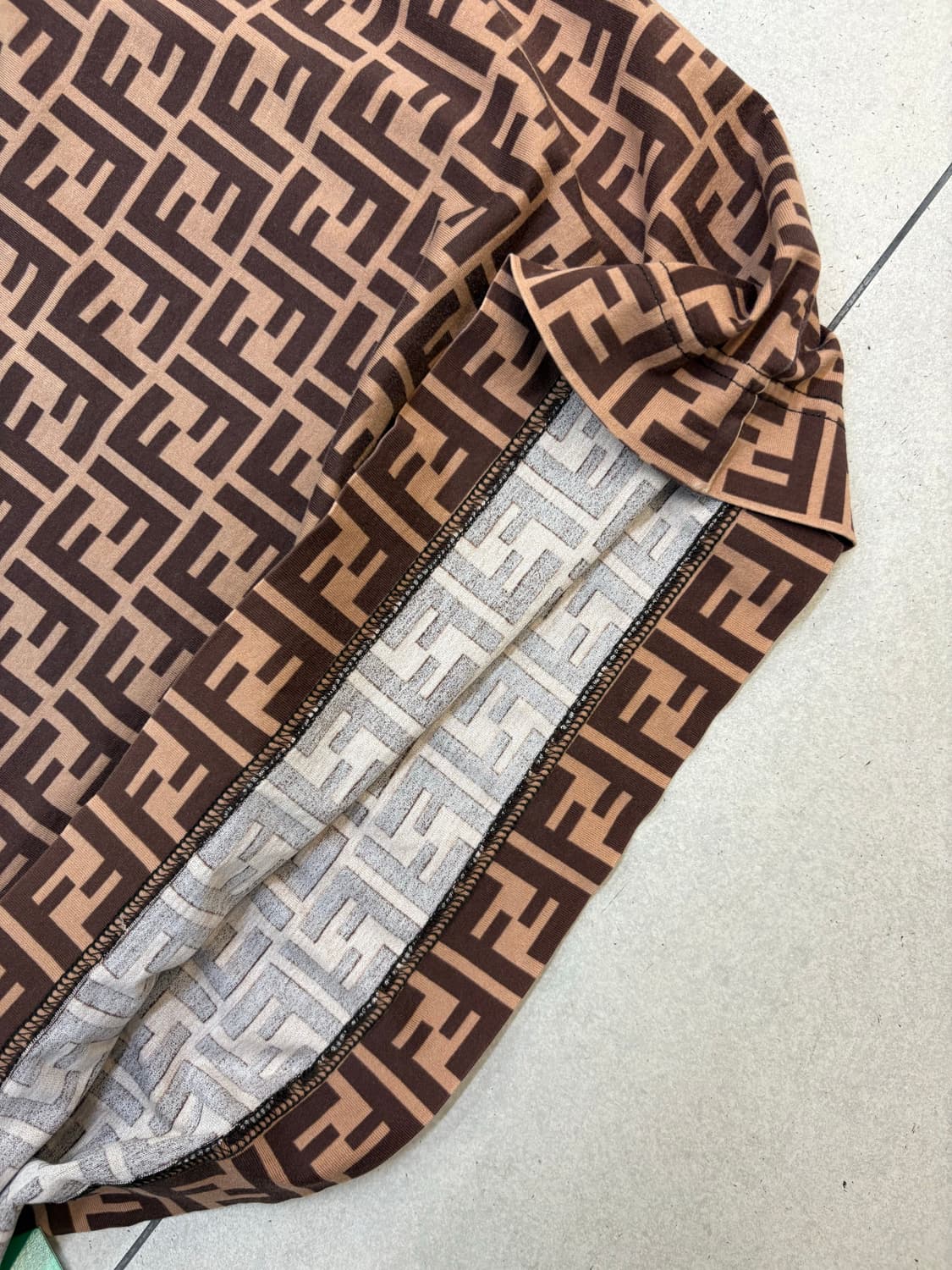 펜디 주카 패턴 티셔츠 상품이미지6