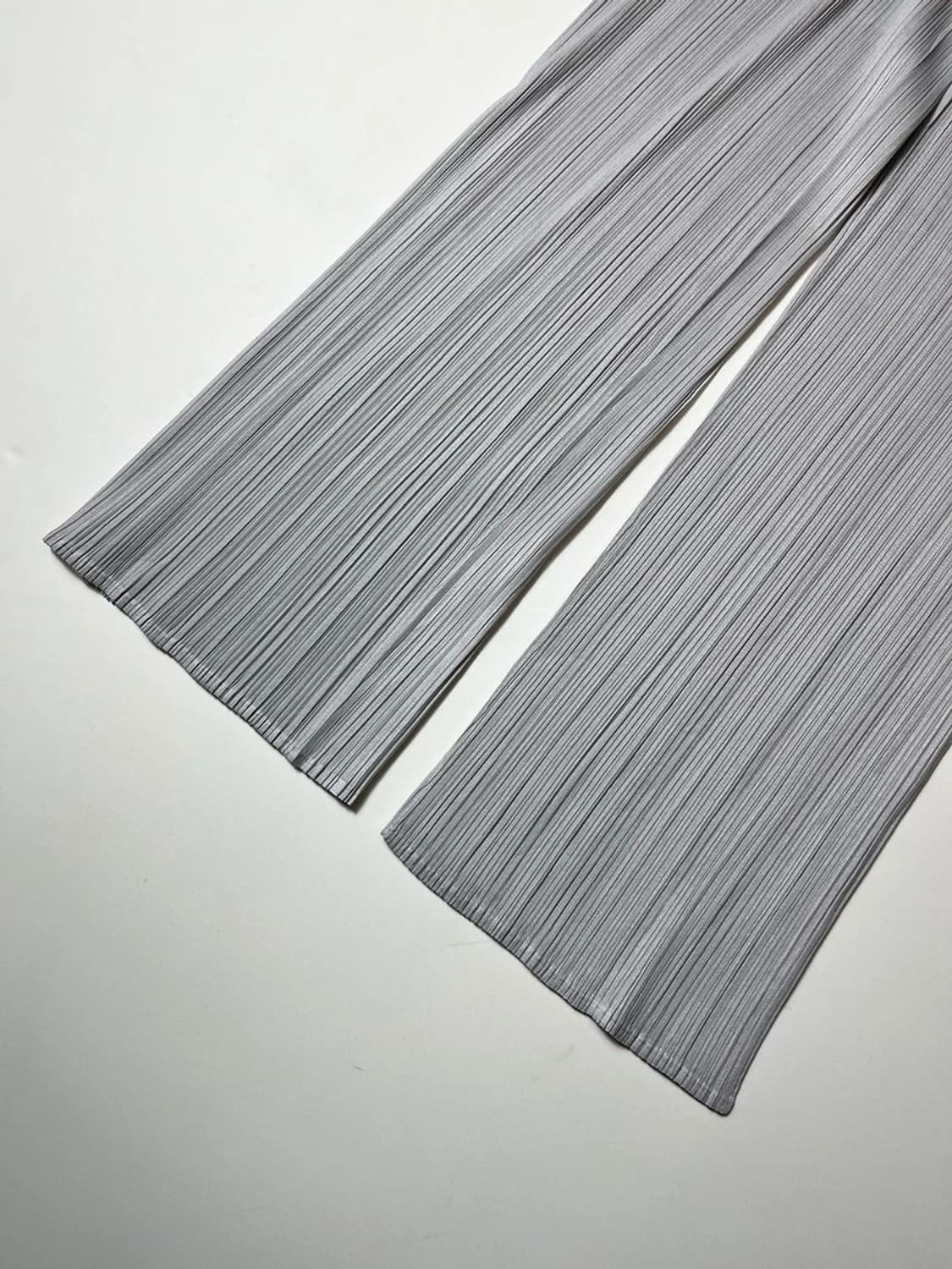 이세이미야케 플리츠플리스 스트레이트 팬츠 PN8763 상품이미지3