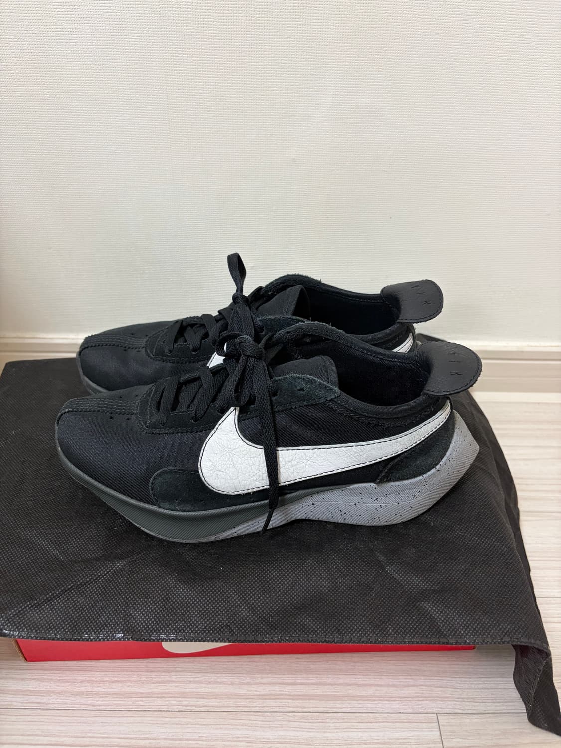 [260] 나이키 문레이서 블랙 울프 그레이 상품이미지4