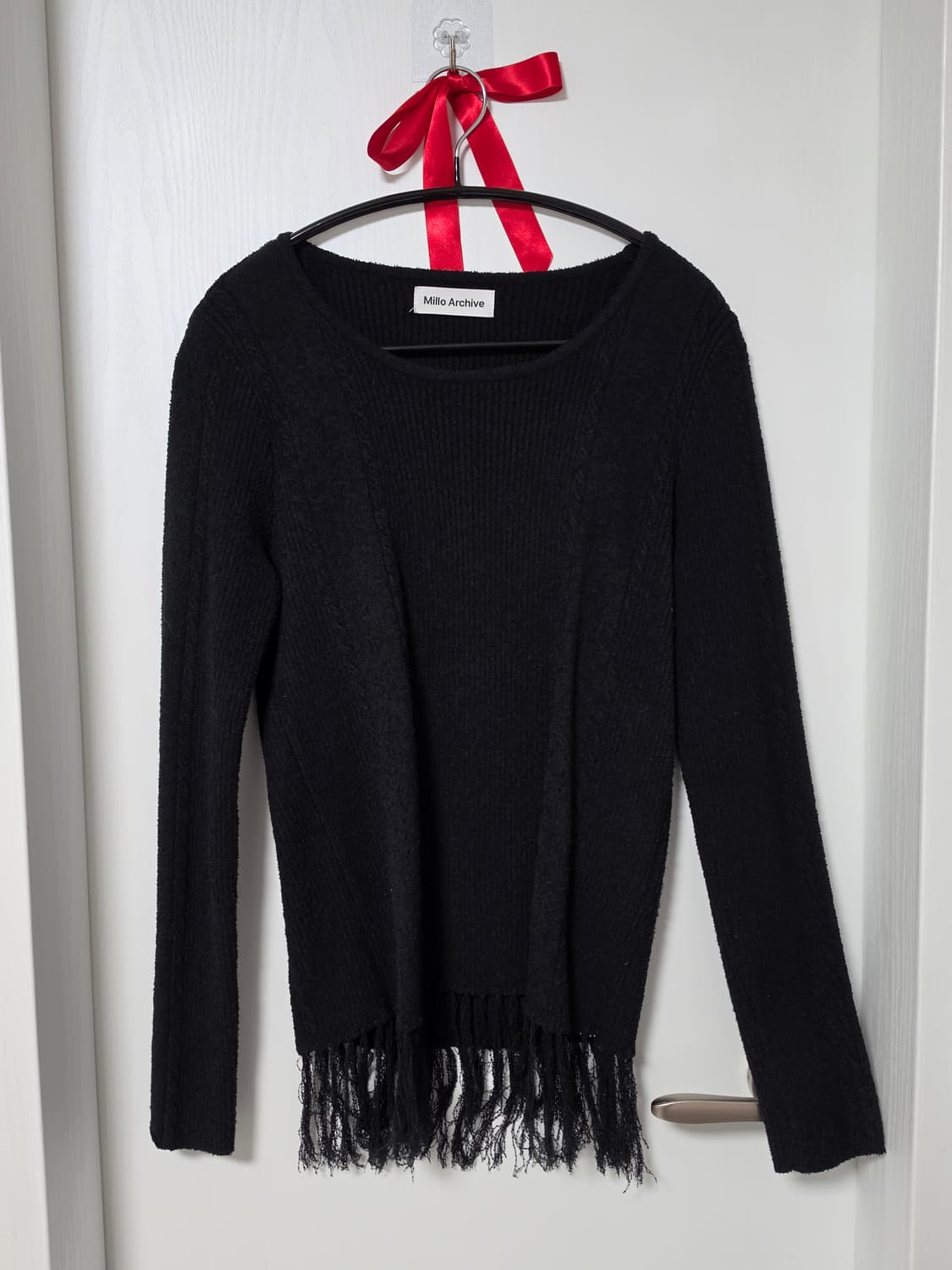 millo women 밀로우먼 부클 프린지 롱 슬리브 니트 블랙 상품이미지3