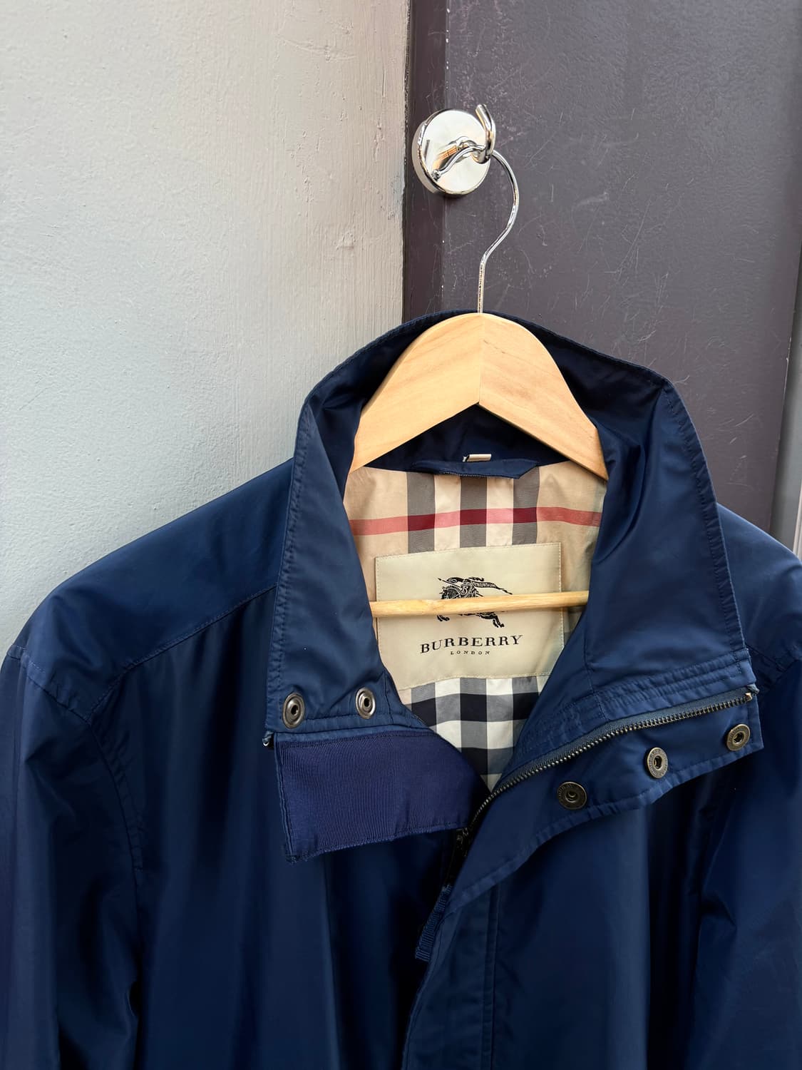 100~105/ 버버리 런던 히든로고 나일론 집업 자켓 상품이미지3