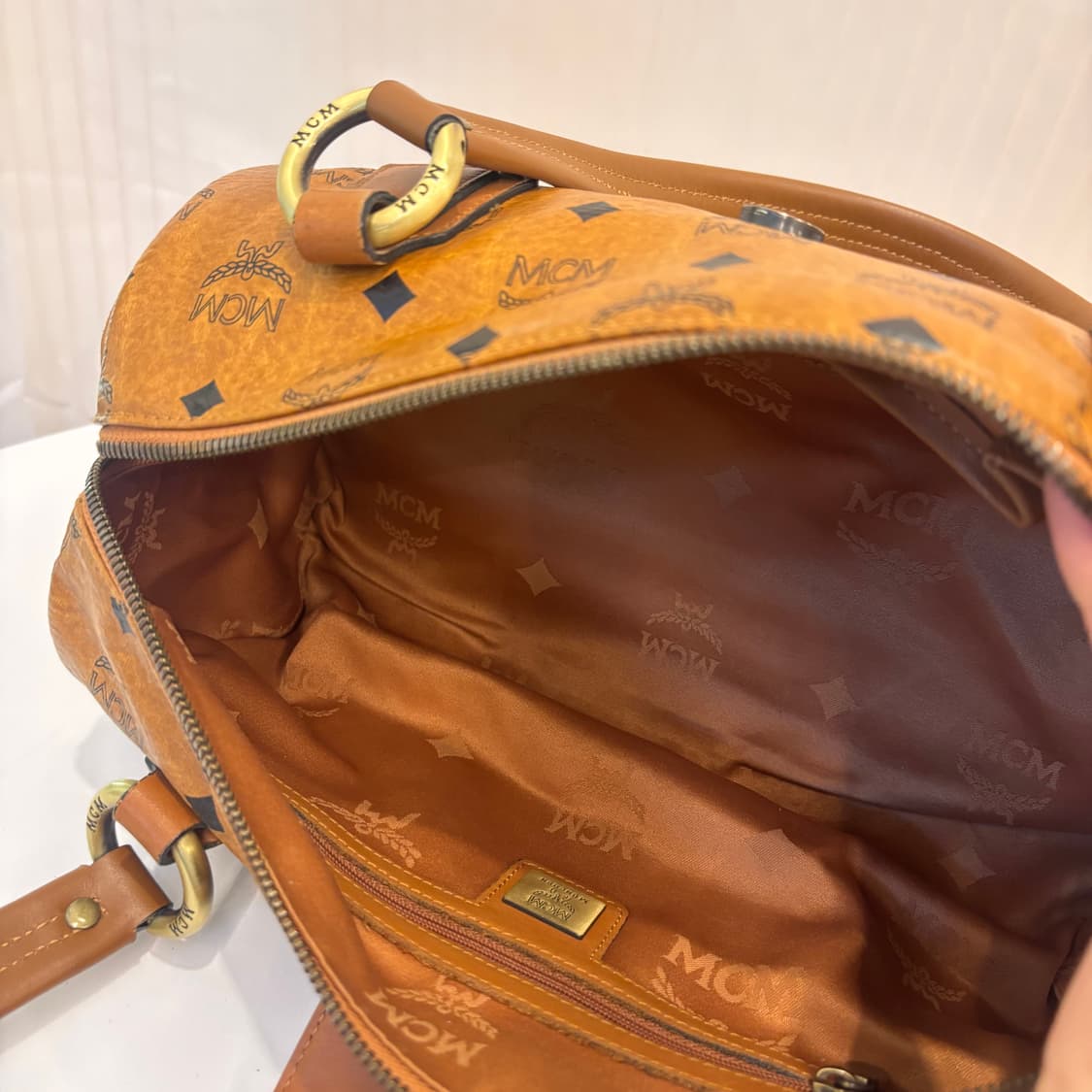 정품 MCM 황토 비세토스 원통백     상품이미지7
