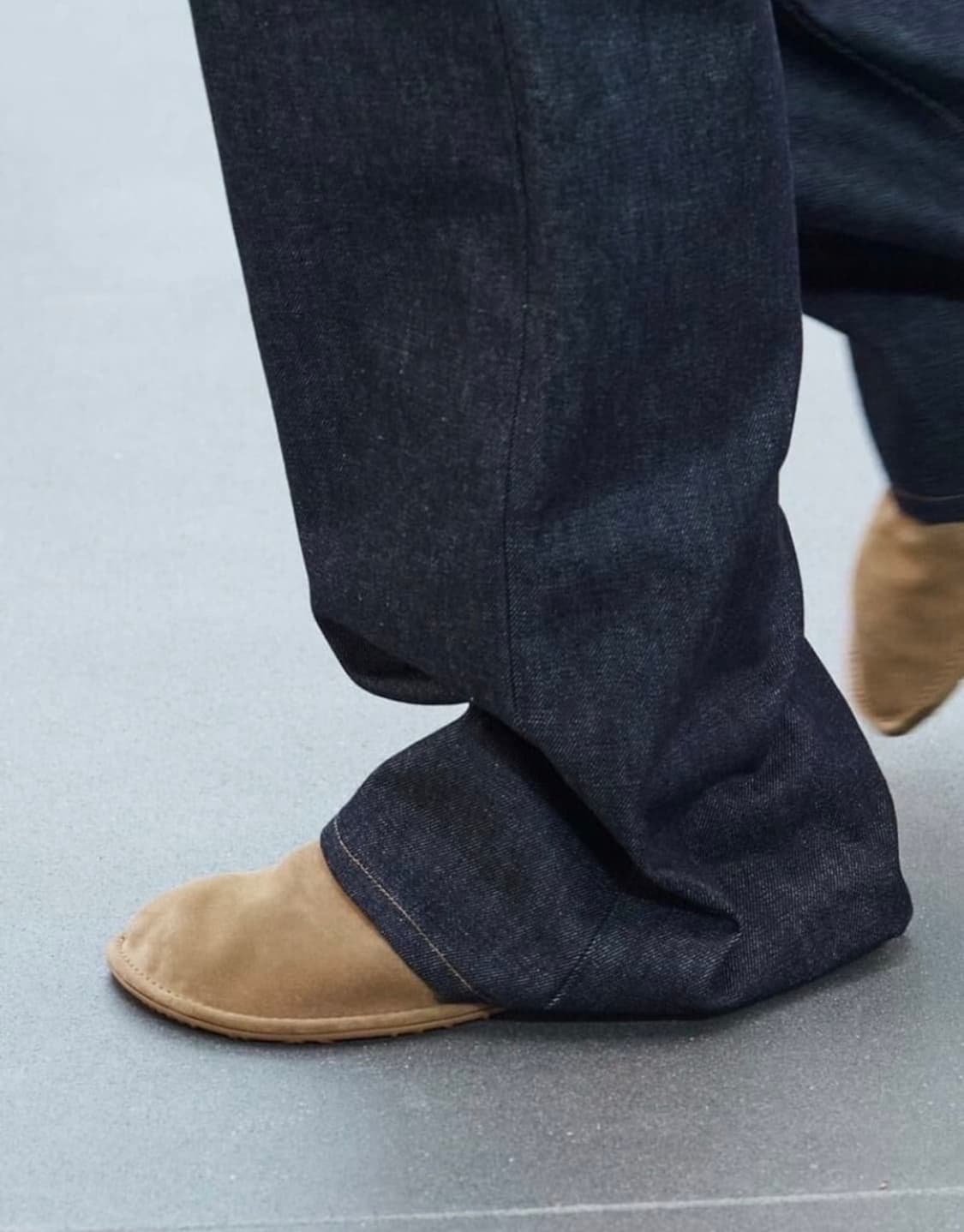 로에베 폴리오 41 상품이미지1