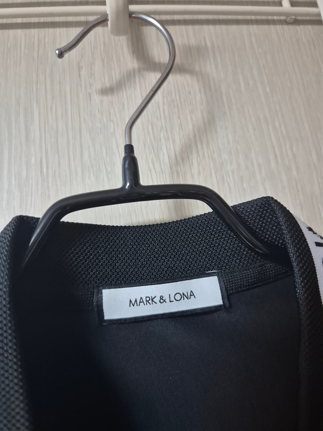 (정품) 22년 마크앤로나 골프웨어 카라티 긴팔 S (미사용품) 상품이미지4