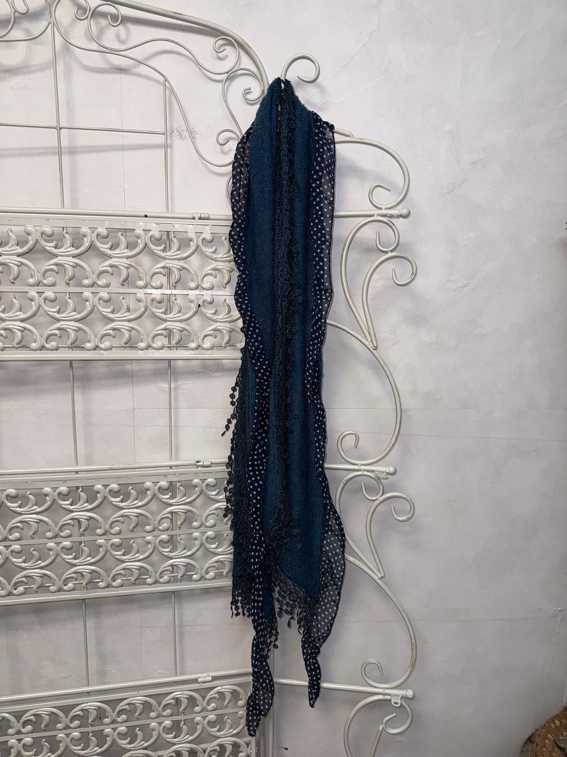 Navy dot crochet detail muffler 상품이미지2