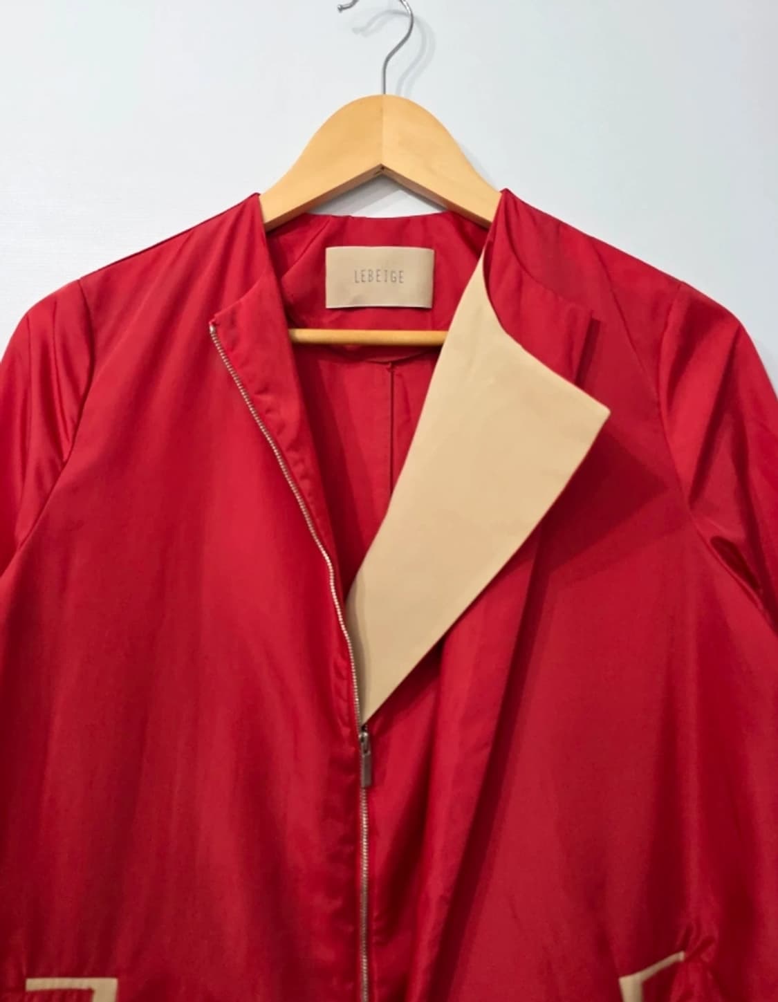 르베이지 폴리에스터 레드 코트~66 상품이미지1