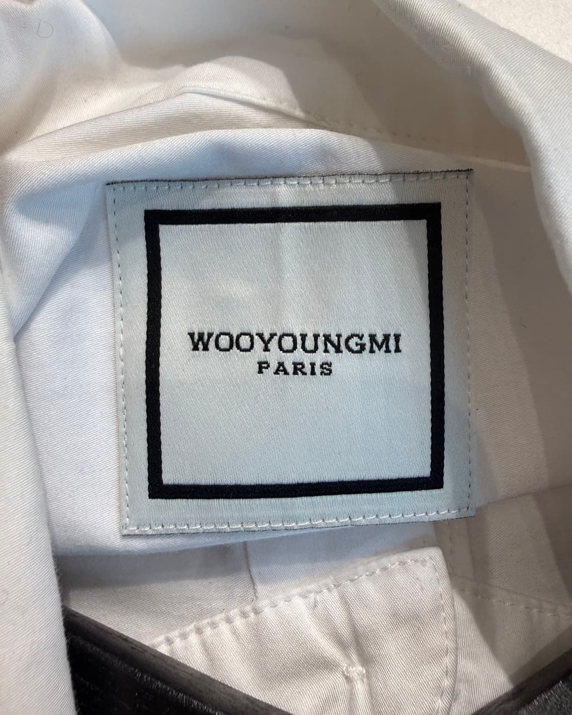 우영미 화이트 자수 디테일 셔츠  상품이미지6