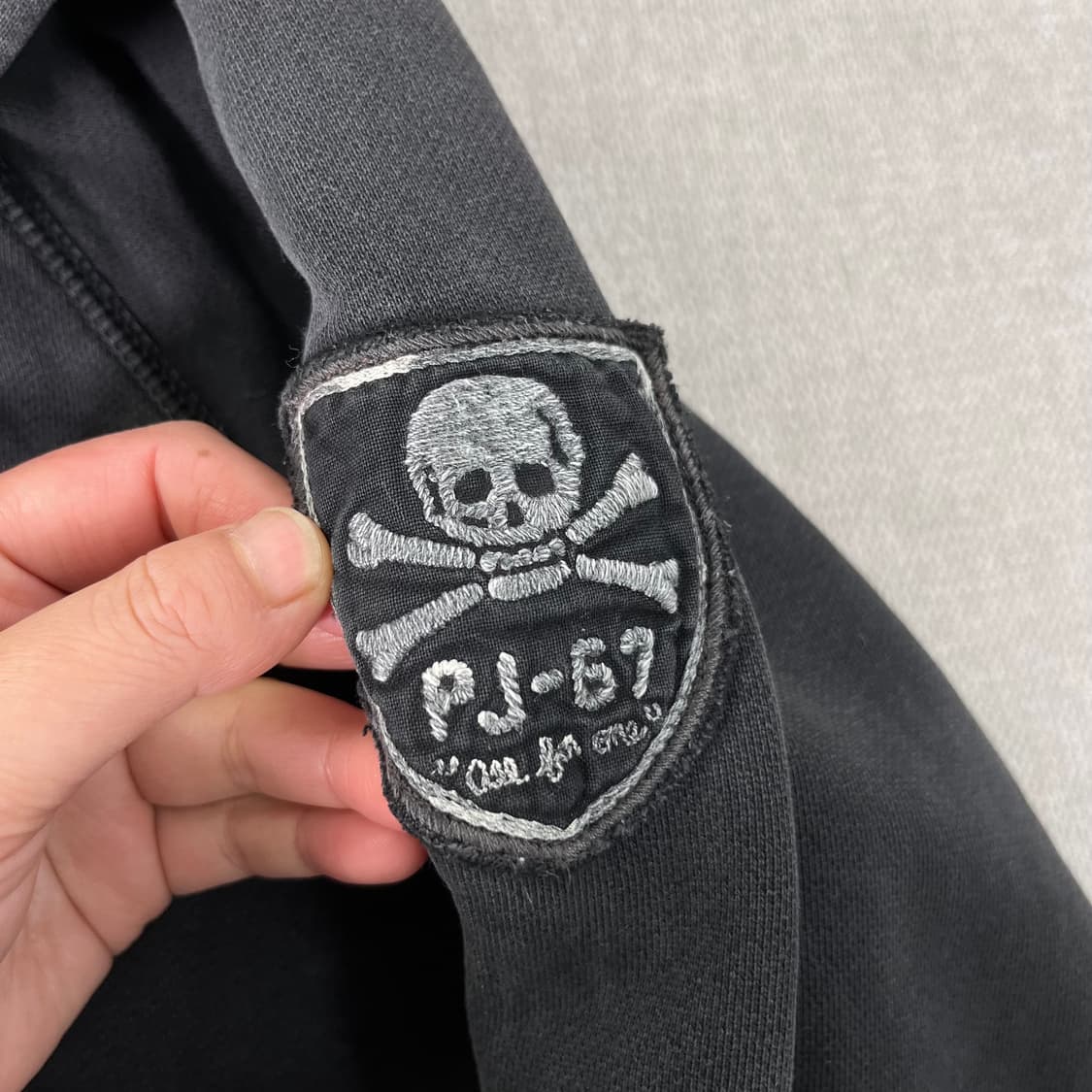 100 폴로랄프로렌 진스 딥 그레이 빈티지 데미지 반집업 후드티 상품이미지4