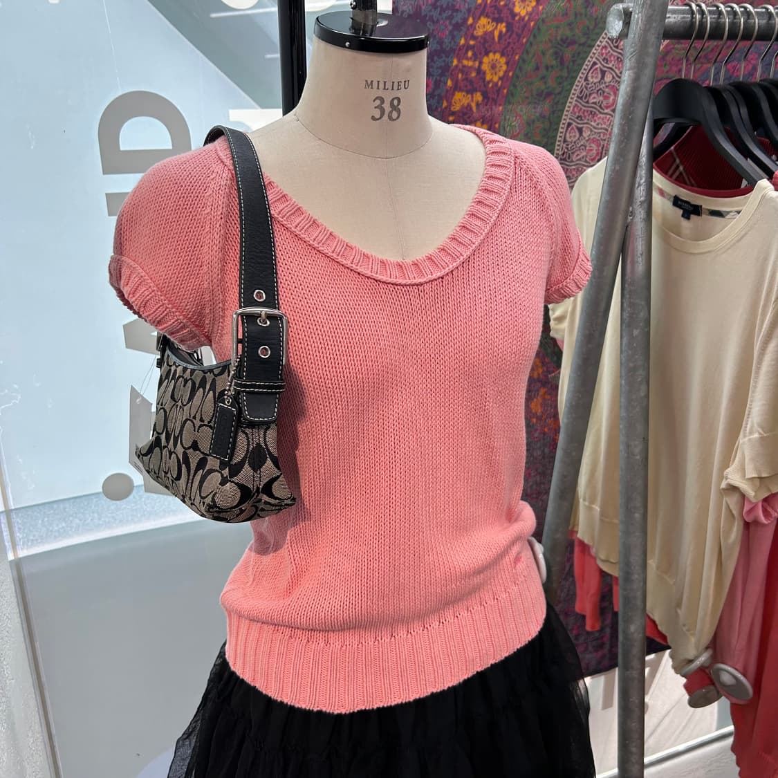 Burberry Baby Pink Knit Top 상품이미지1