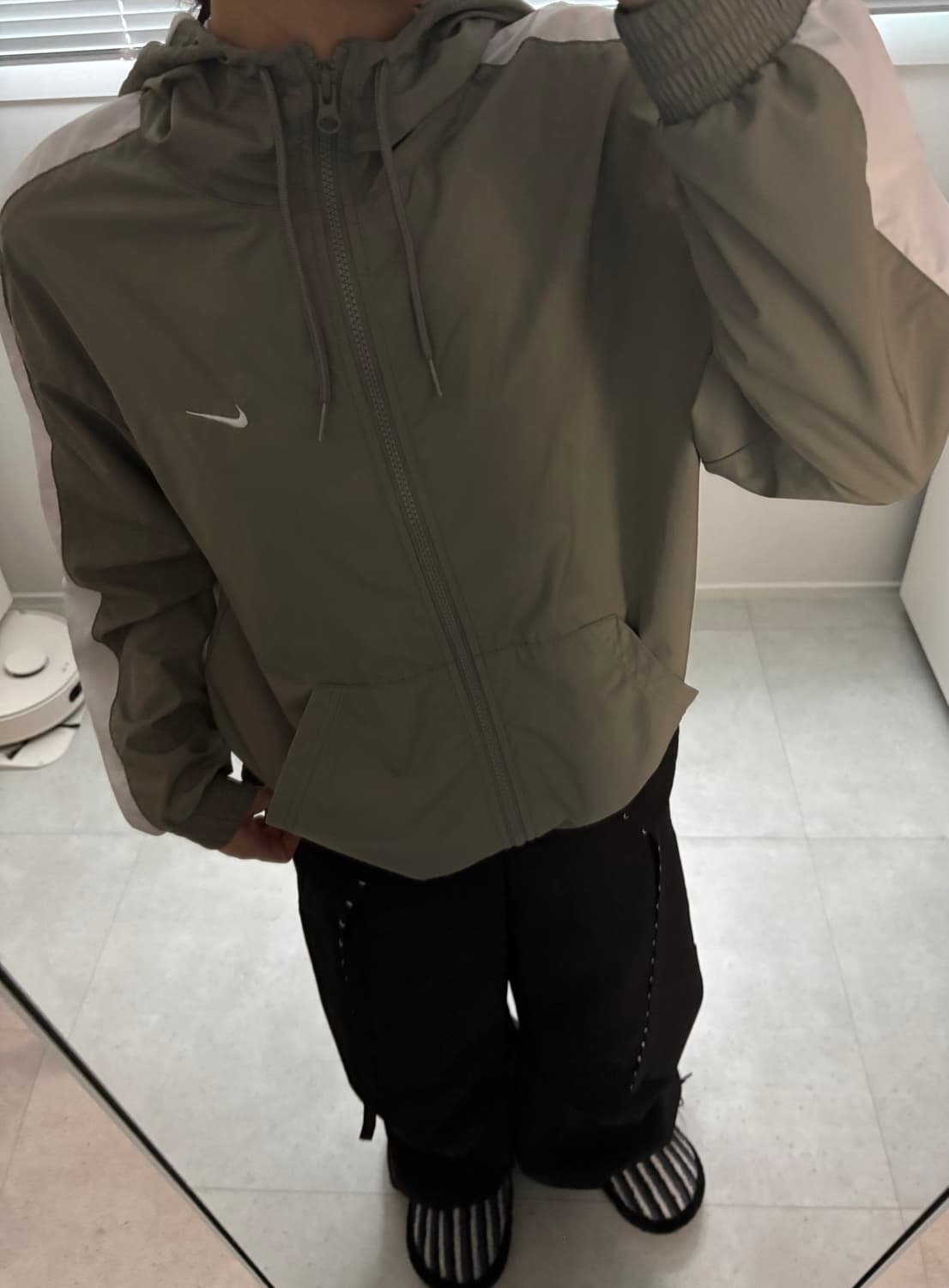 카키 나이키 바람막이 상품이미지1