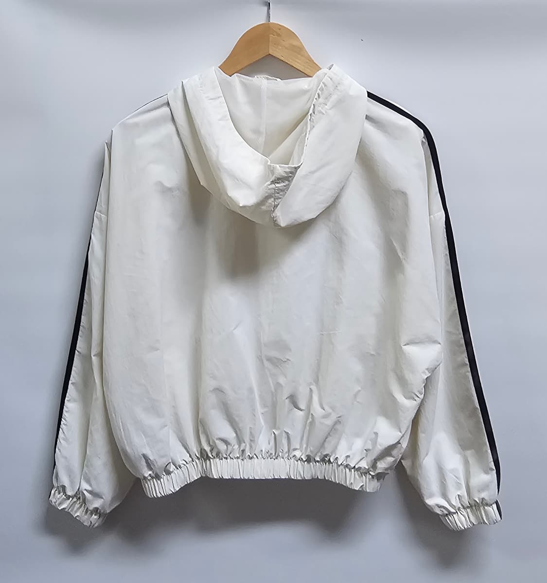 아디다스 여성 크롭 바람막이 M 상품이미지2